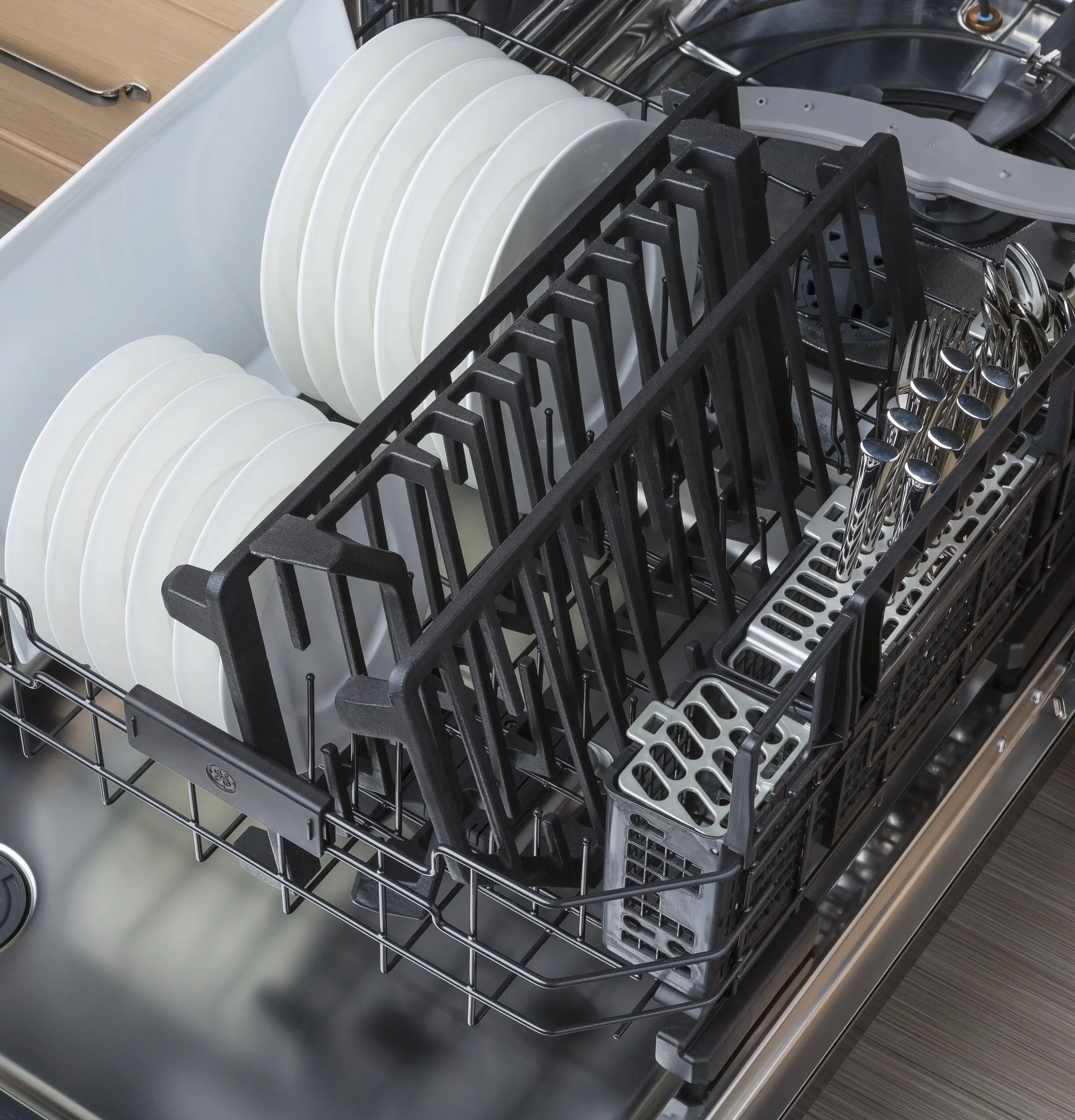GE PGP7030BMTS Black Stainless