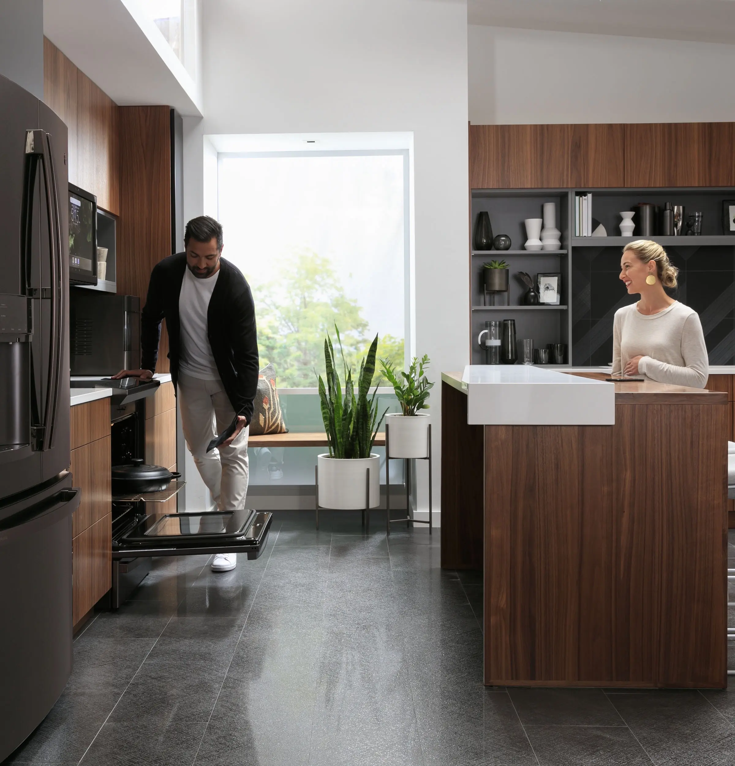 GE PHS930BPTS Black Stainless Steel, Fingerprint Resistant