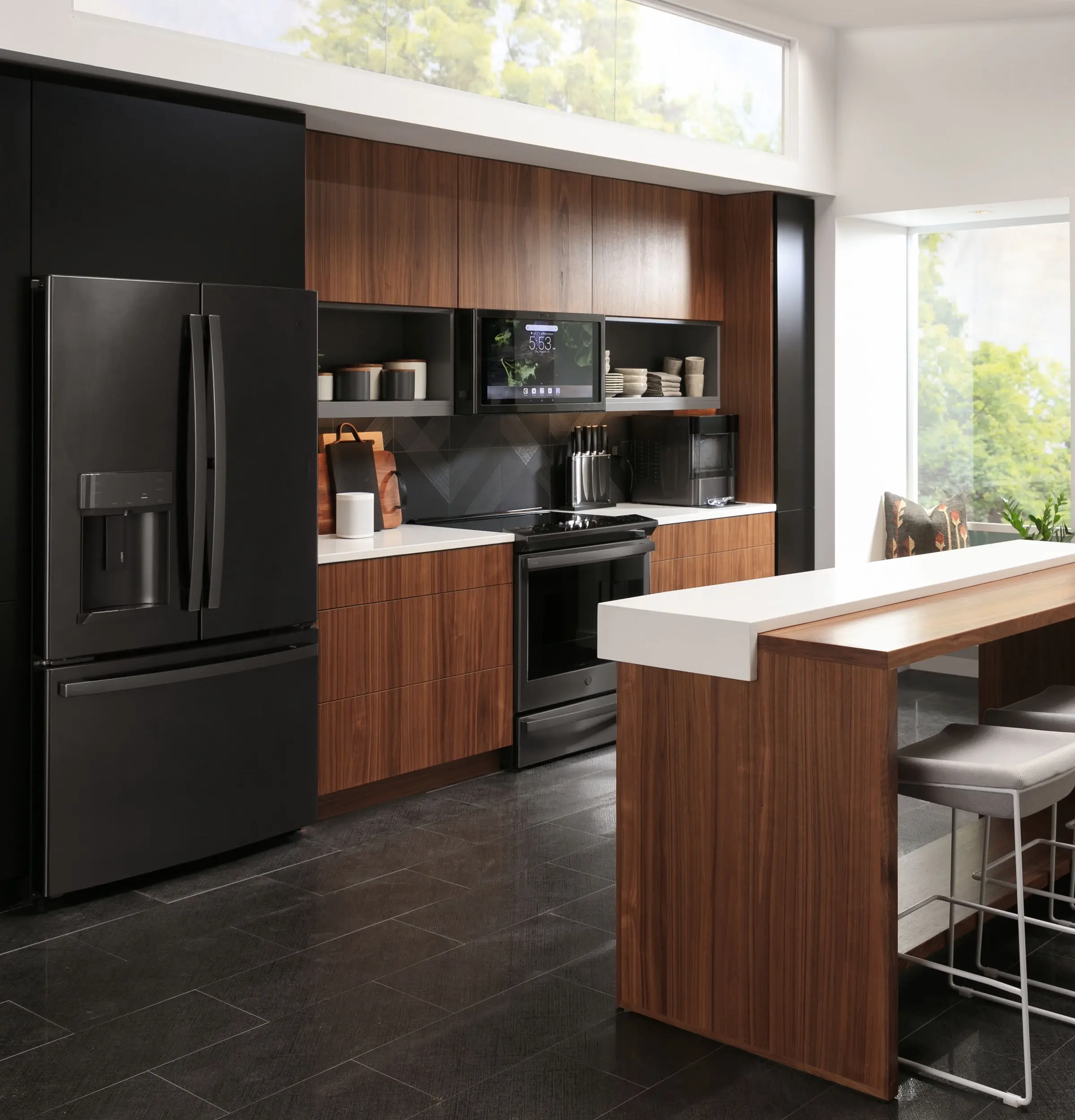 GE PYD22KBLTS Fingerprint Resistant, Black Stainless