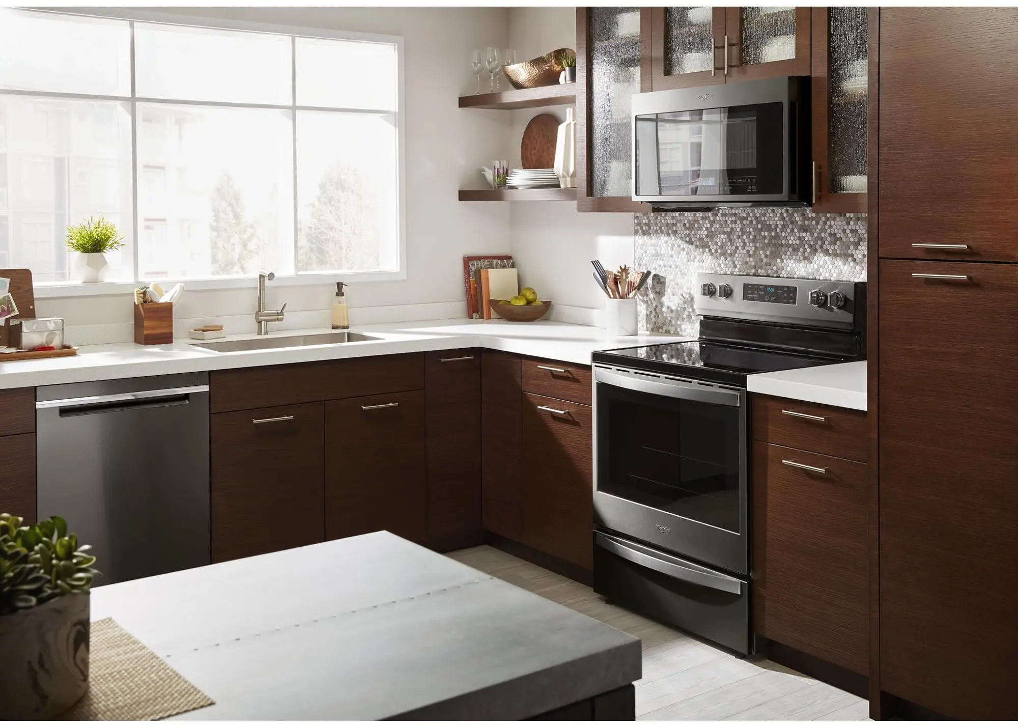 Whirlpool WEE750H0HV Black Stainless Steel