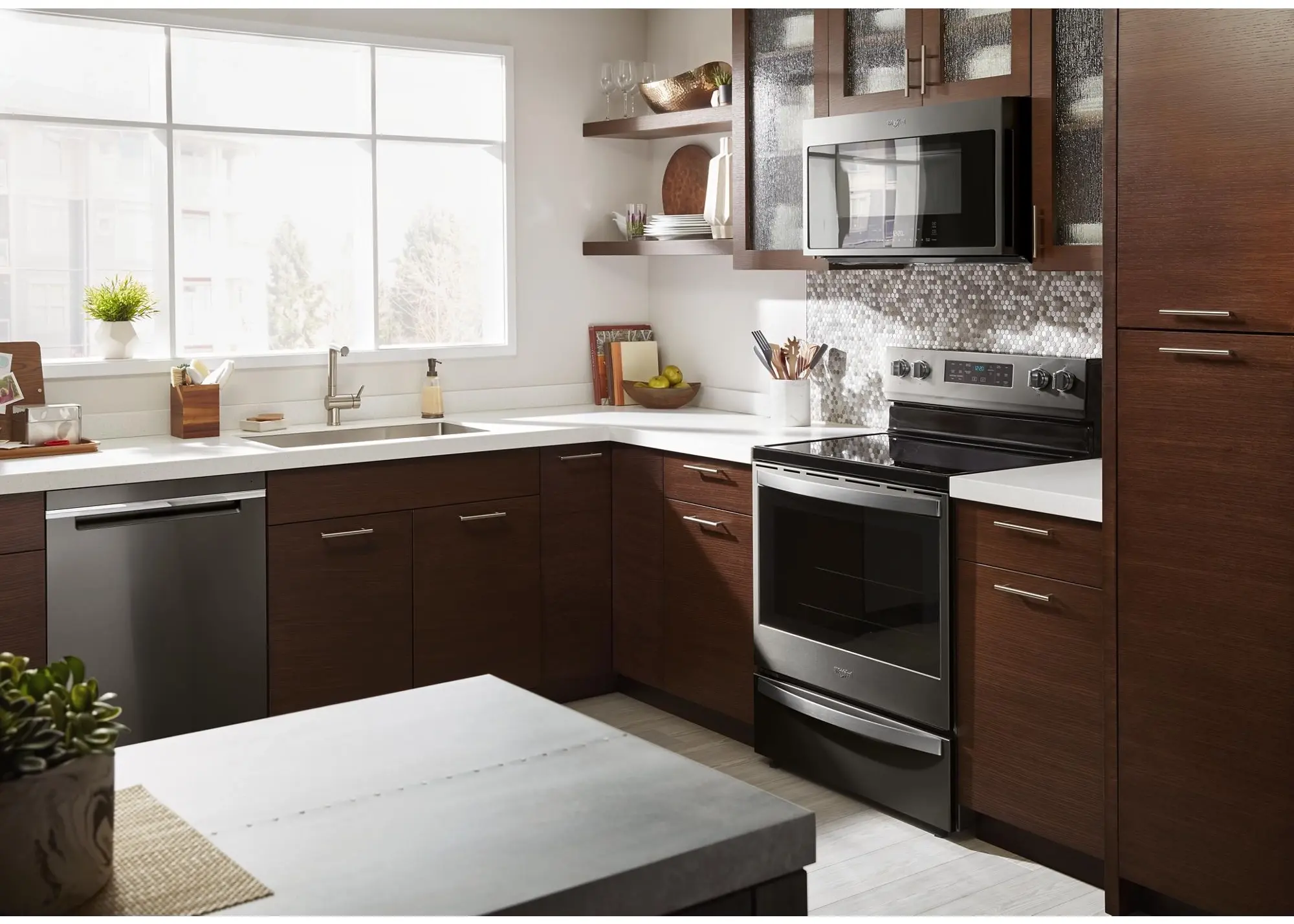 Whirlpool WMH78019HV Fingerprint Resistant Black Stainless Steel