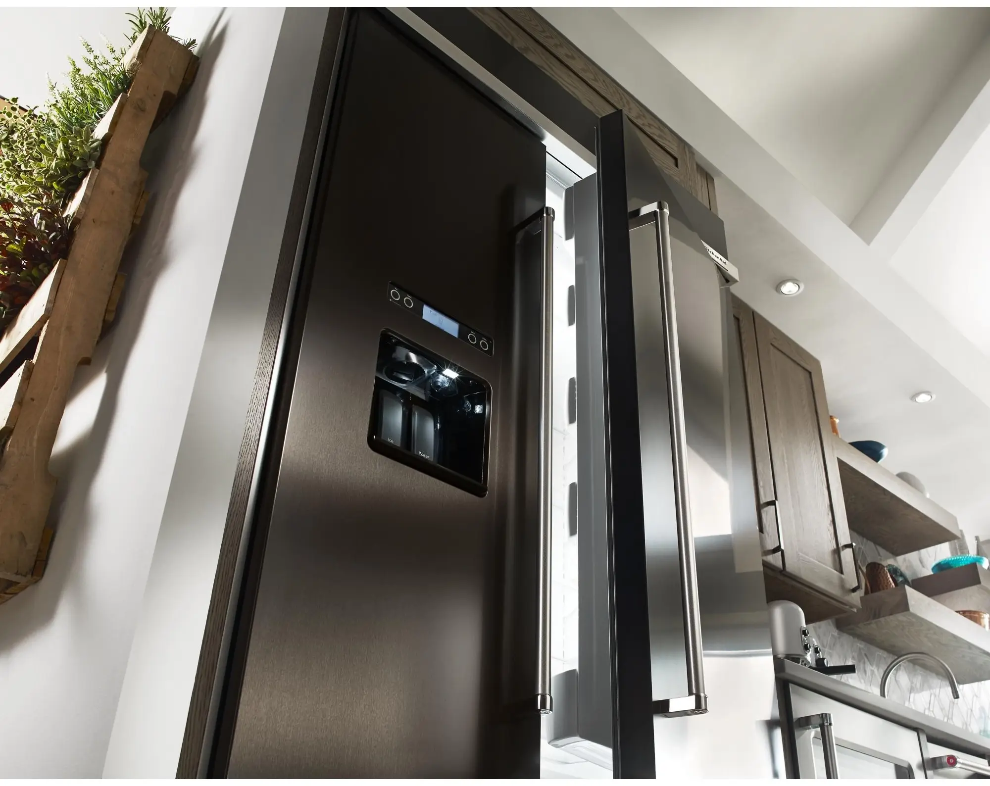 KitchenAid KBSD608EBS Black Stainless Steel, Print Shield