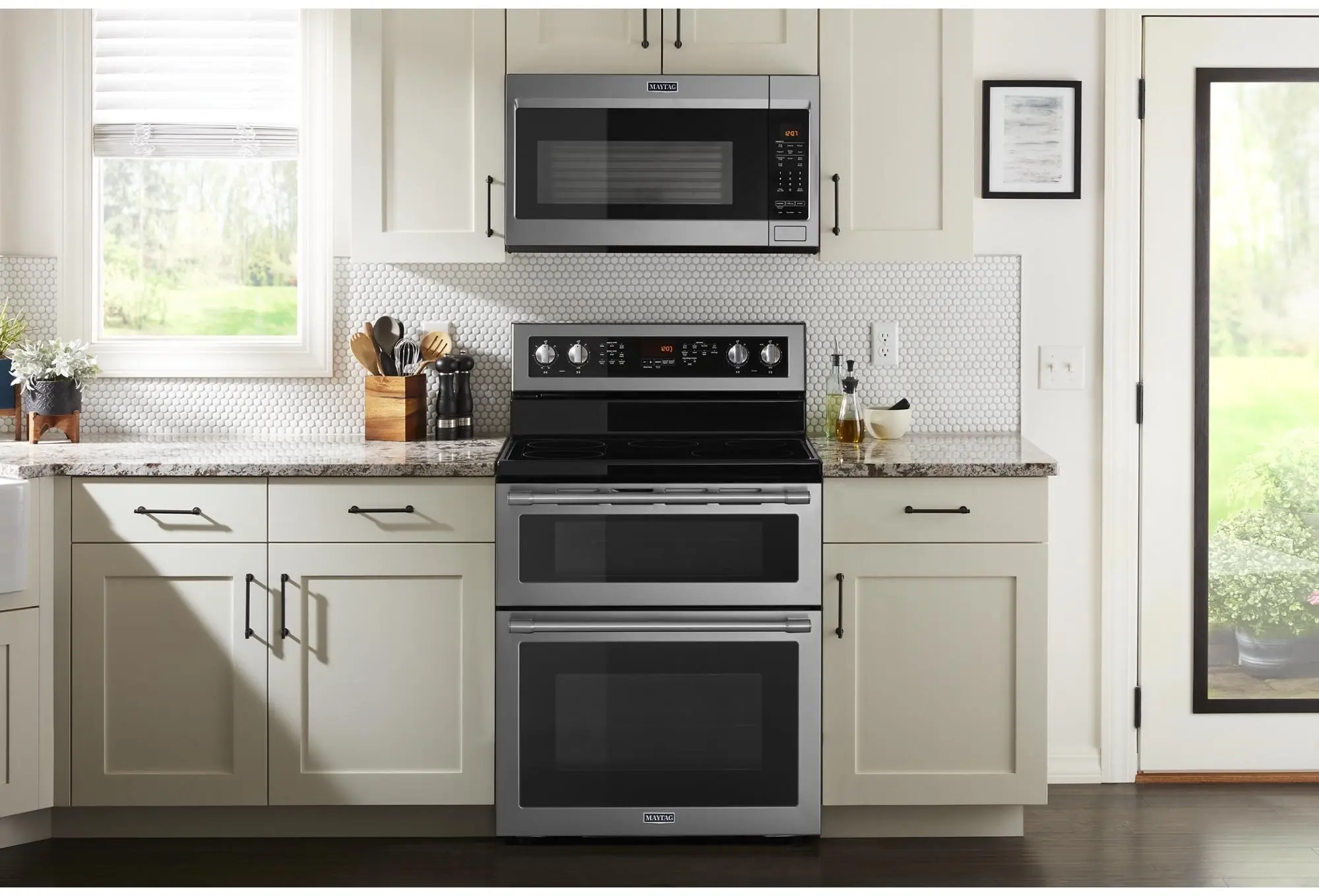 Maytag MET8800FZ Stainless Steel with Fingerprint Resistant