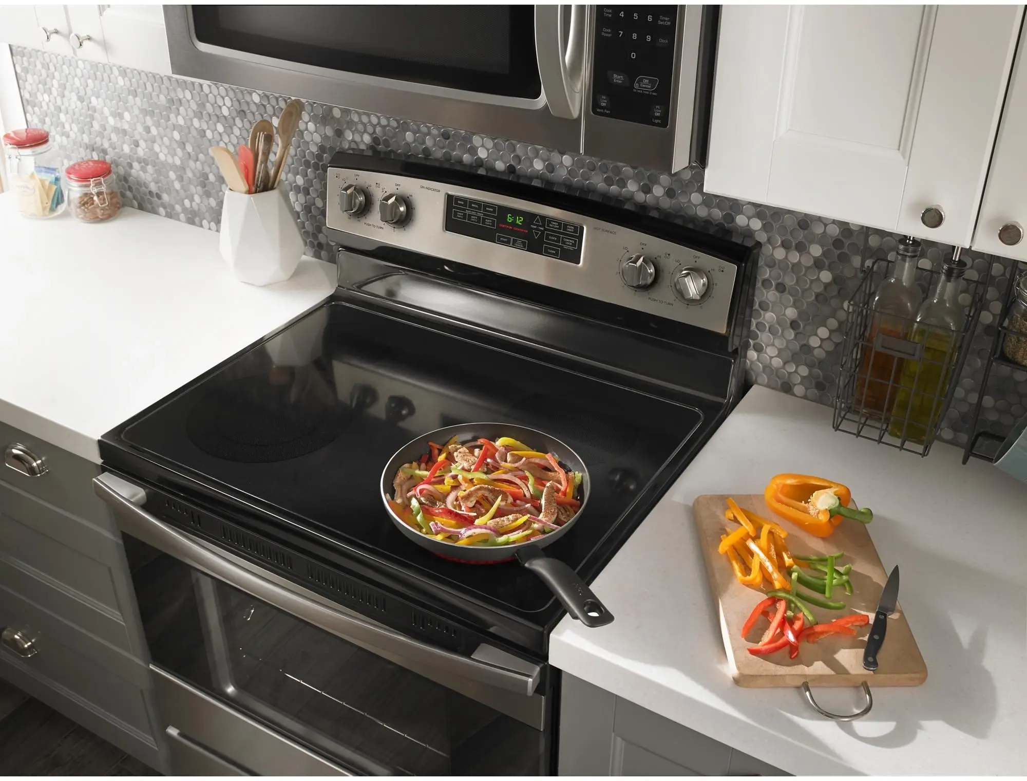 Amana AER6303MFS Black on Stainless Steel