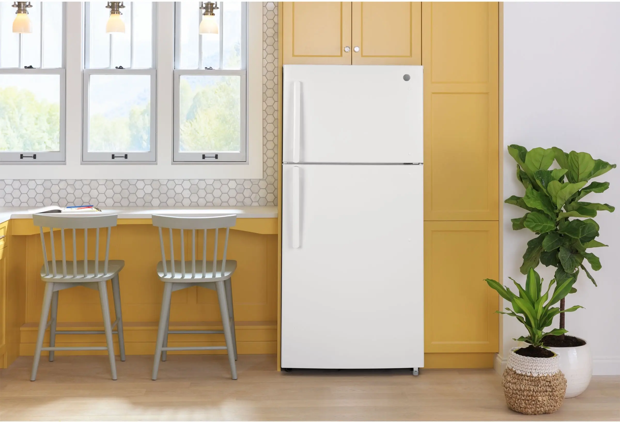 GE GTE18MTRRWW White