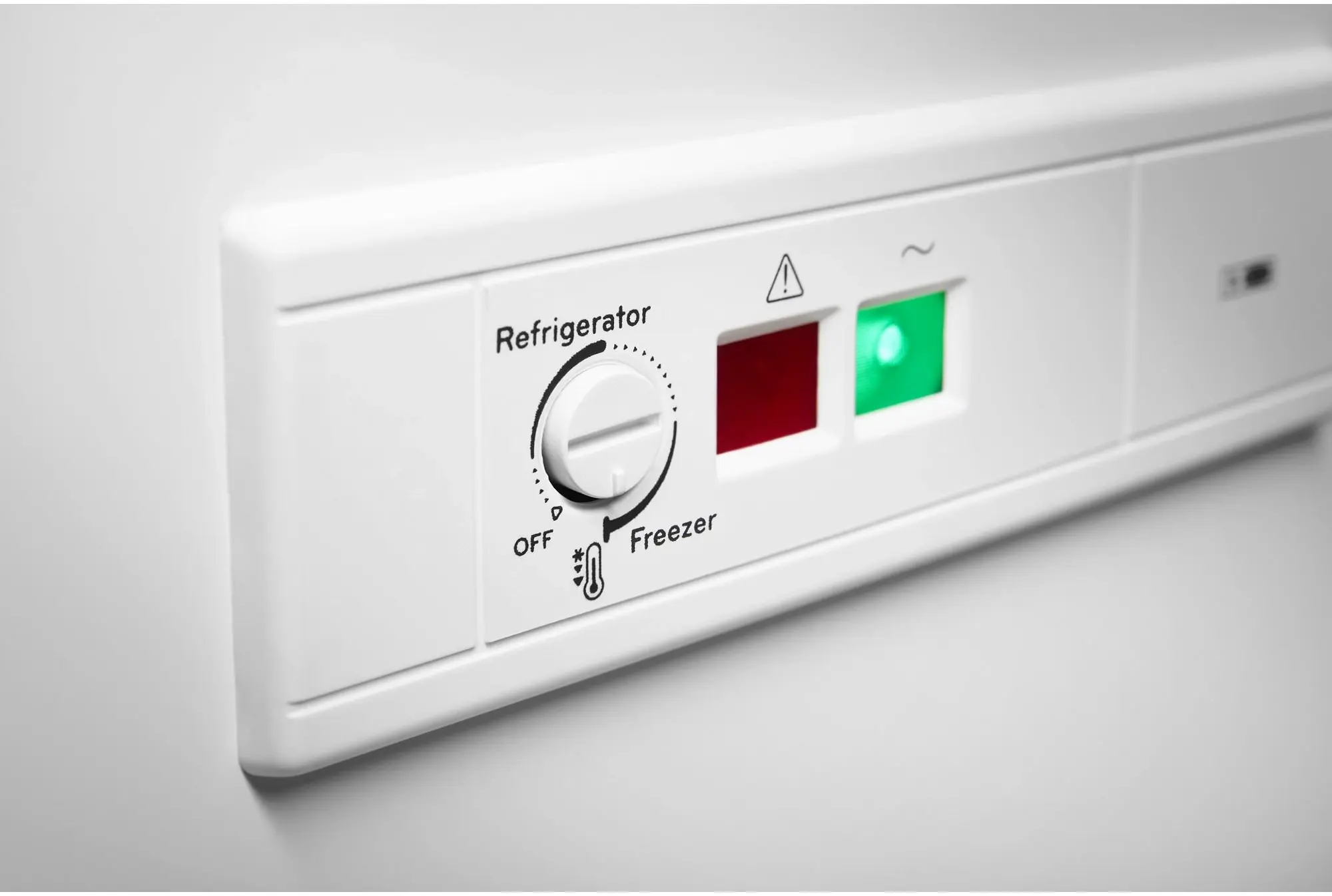 Amana AQC0902LW White