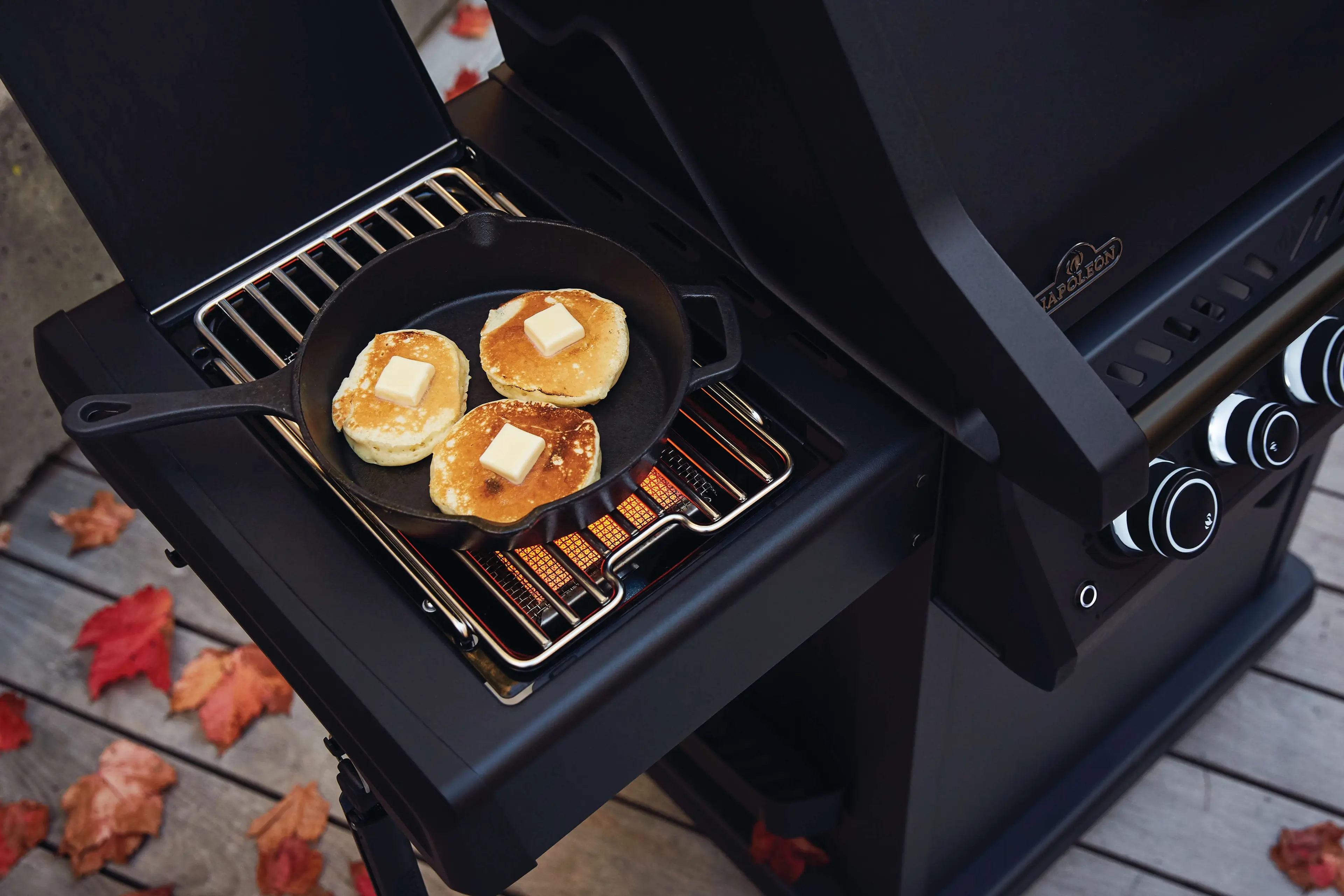 Napoleon RSE425RSIBNMK1PHM Matte Black, Natural Gas