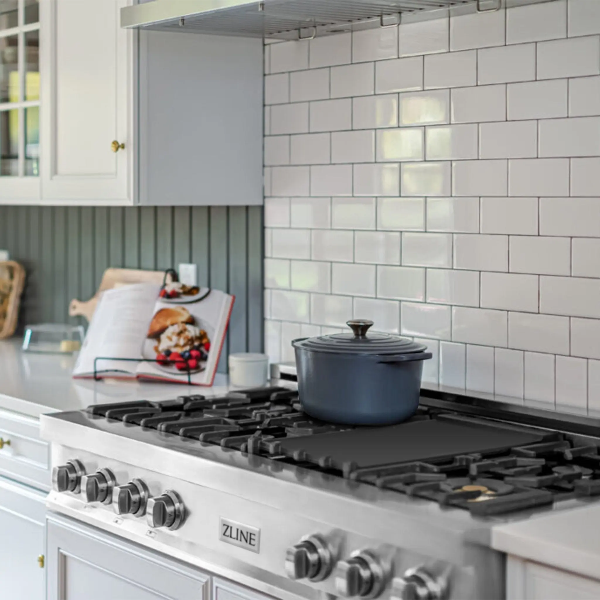 Zline RTBR48 Black Stainless Steel With 7 Gas Brass Burners