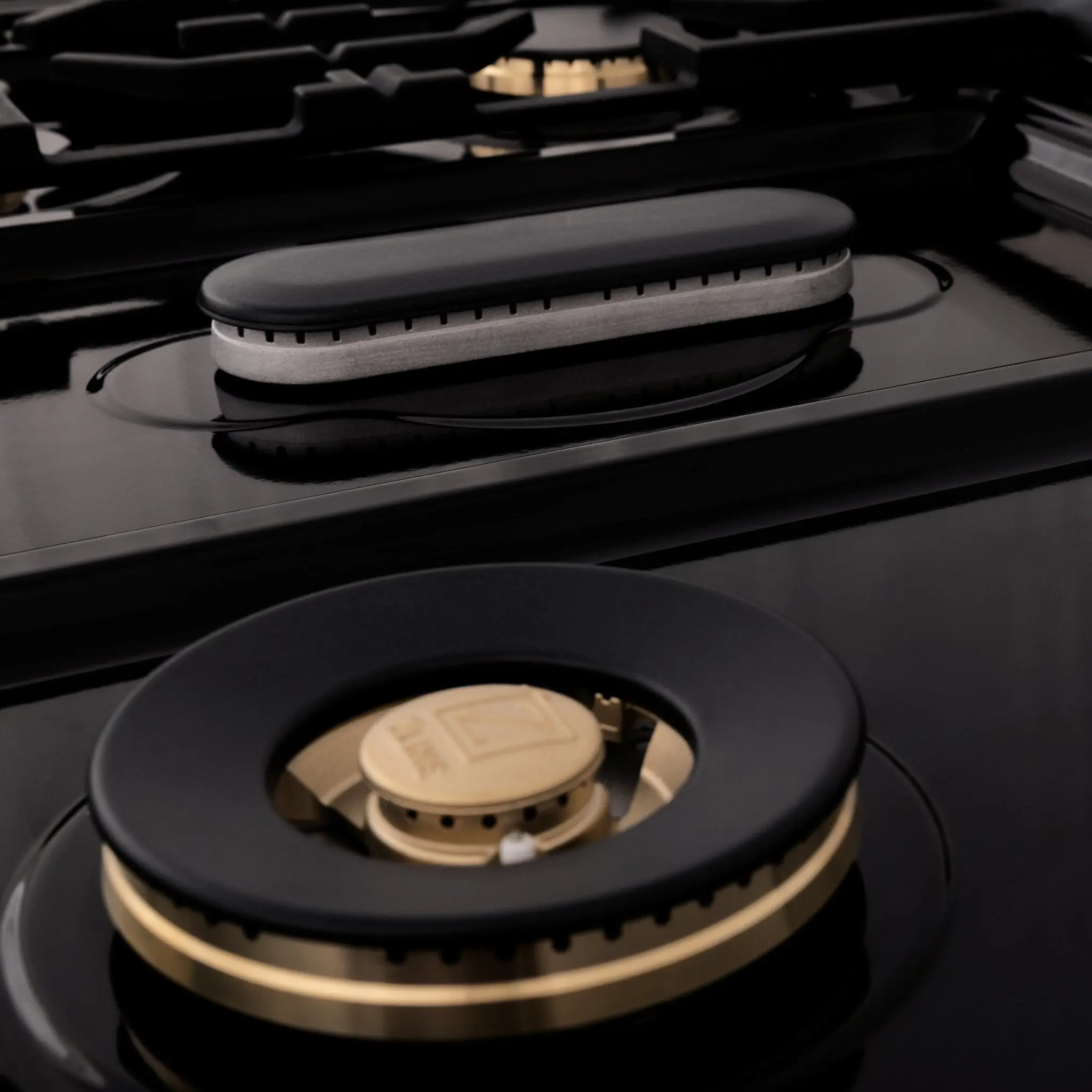 Zline RTBR48 Black Stainless Steel With 7 Gas Brass Burners