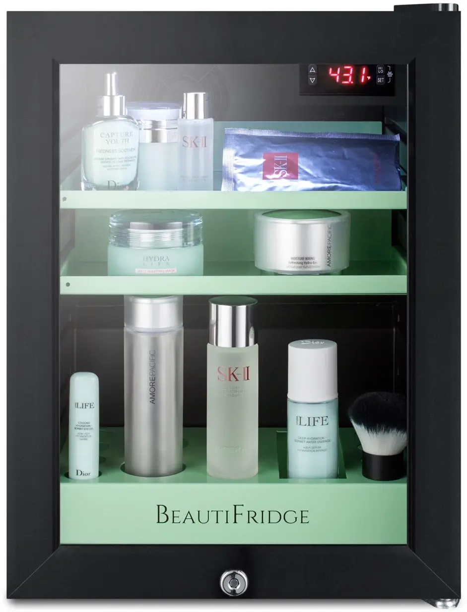 Summit LX114LR With Ruby Shelving And Glass Door