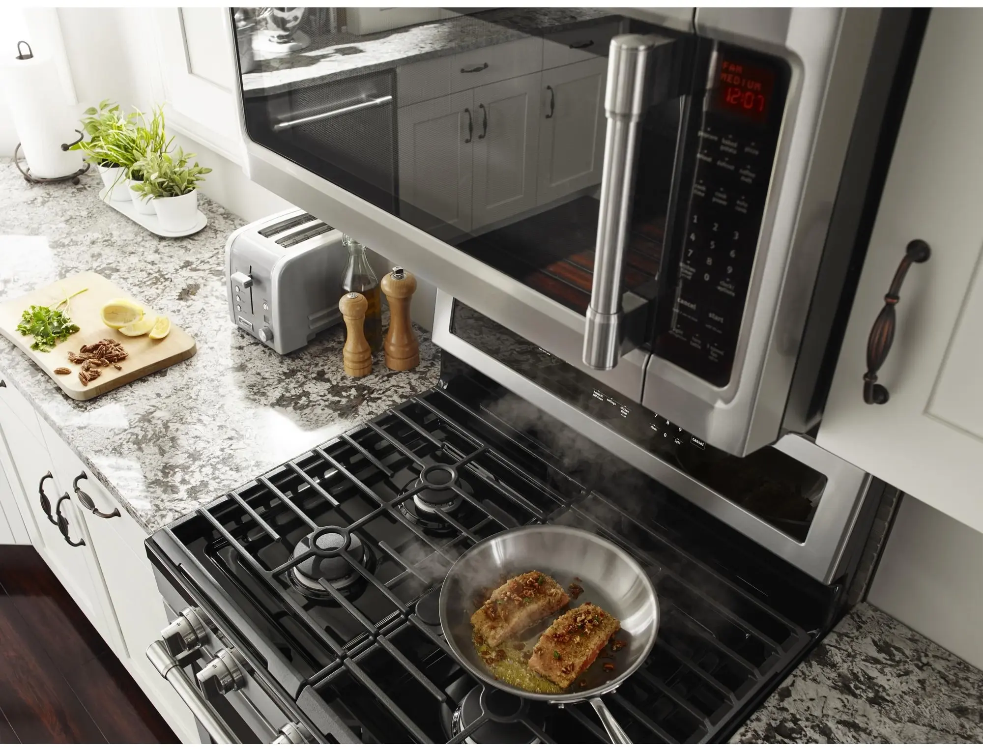 Maytag MGR8800FZ Fingerprint Resistant Stainless Steel, Natural Gas