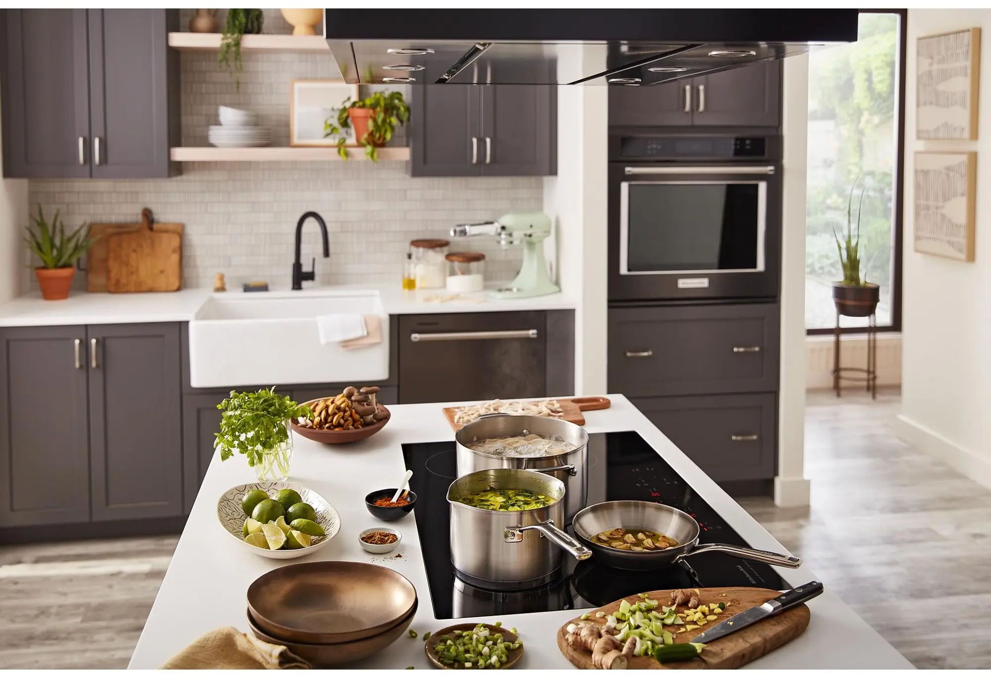 KitchenAid KVIB606DBS Black Stainless Steel, Print Shield, 36 Inch