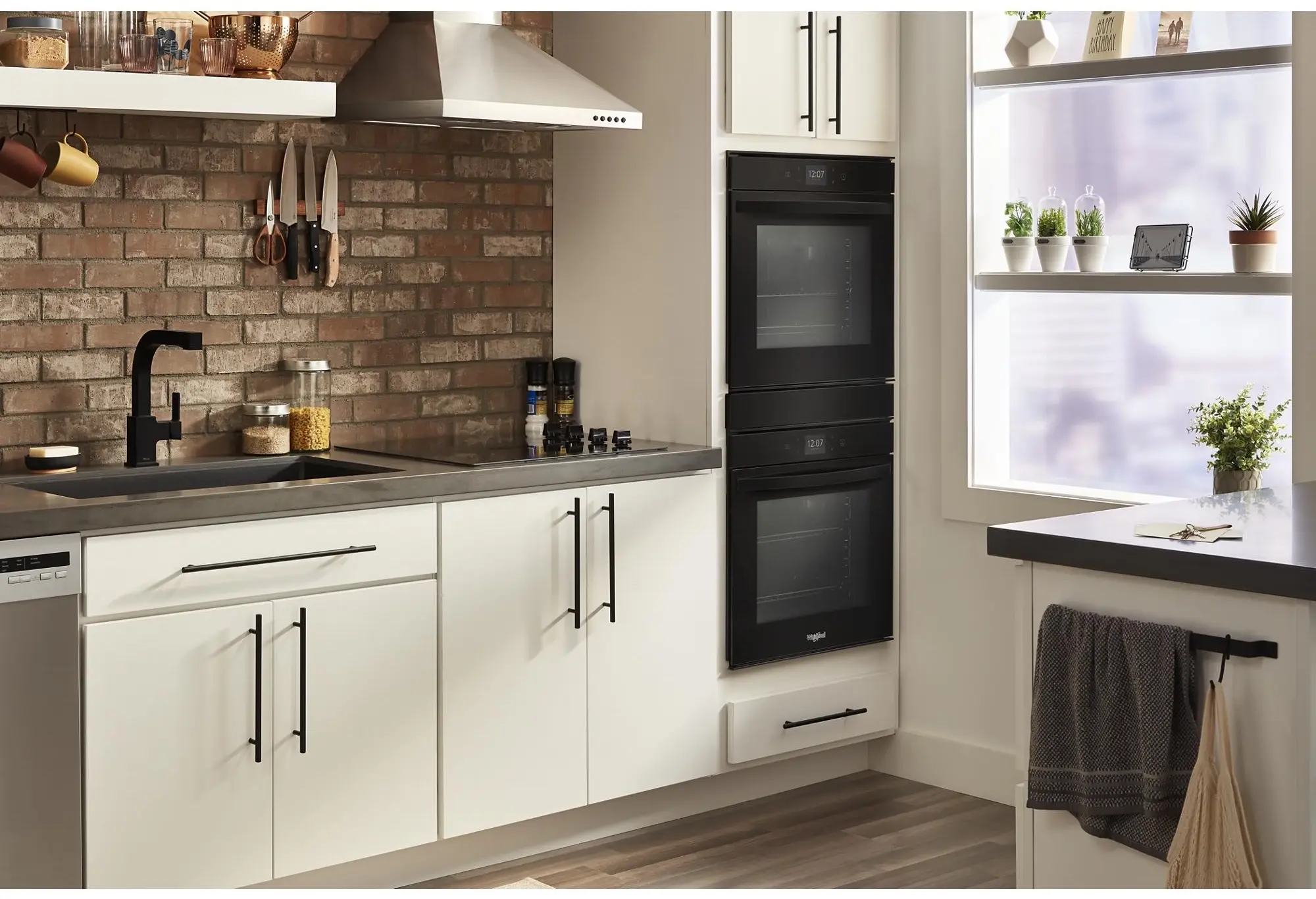 Whirlpool WOD52ES4MB Black
