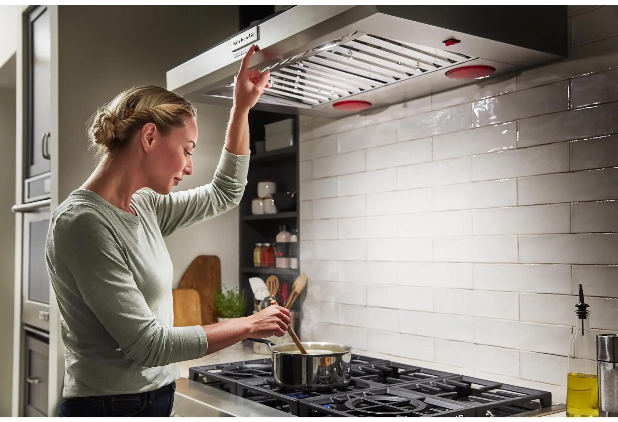KitchenAid KVWC956KSS Commercial-Style Wall-Mount Canopy Range