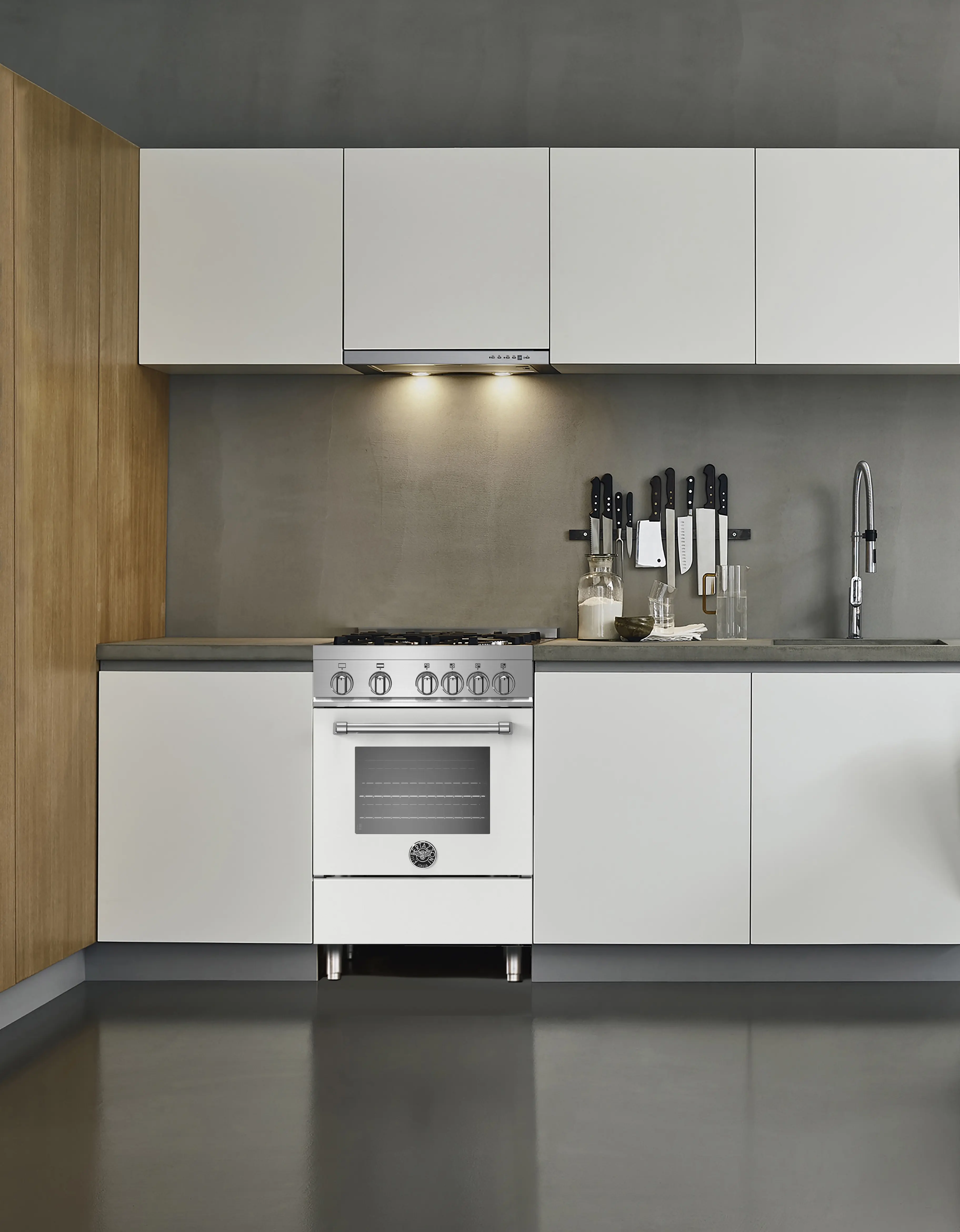 Bertazzoni MAST244GASBIE Matte White, Natural Gas