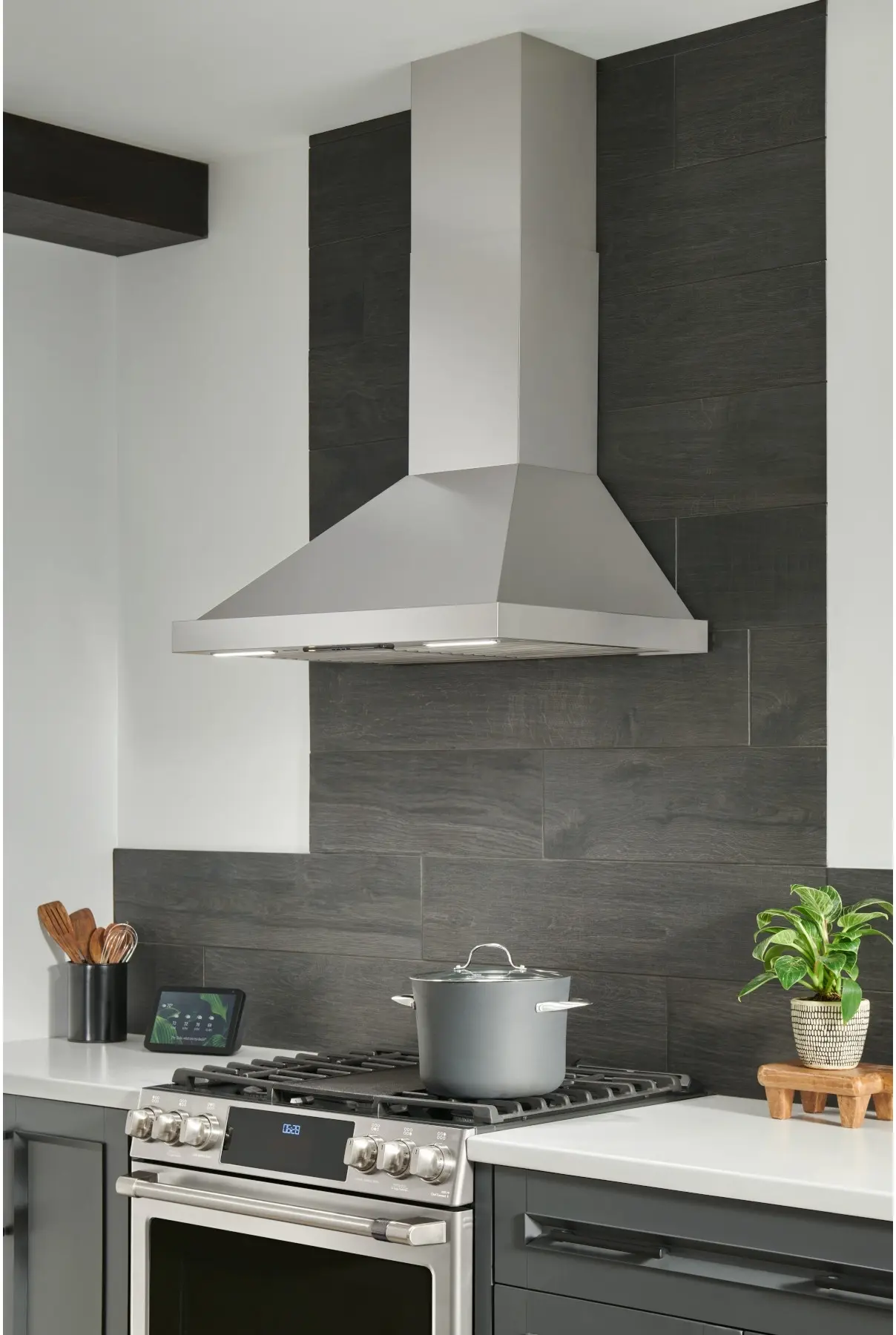 Best WCP1306SS Wall Mount Chimney Hood w/ SmartSense® and Voice