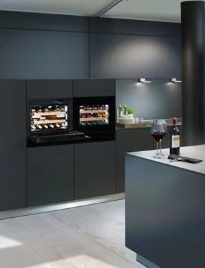 Liebherr HWGB1803 Black