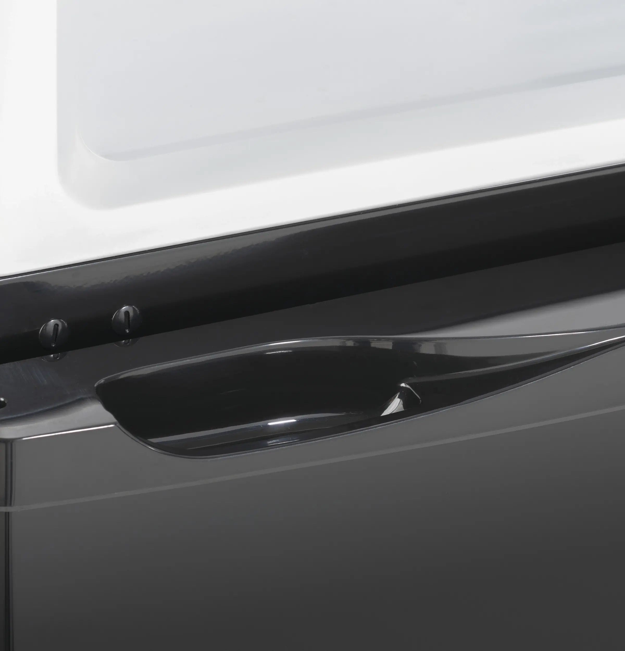 GE GPV10FGNBB Black