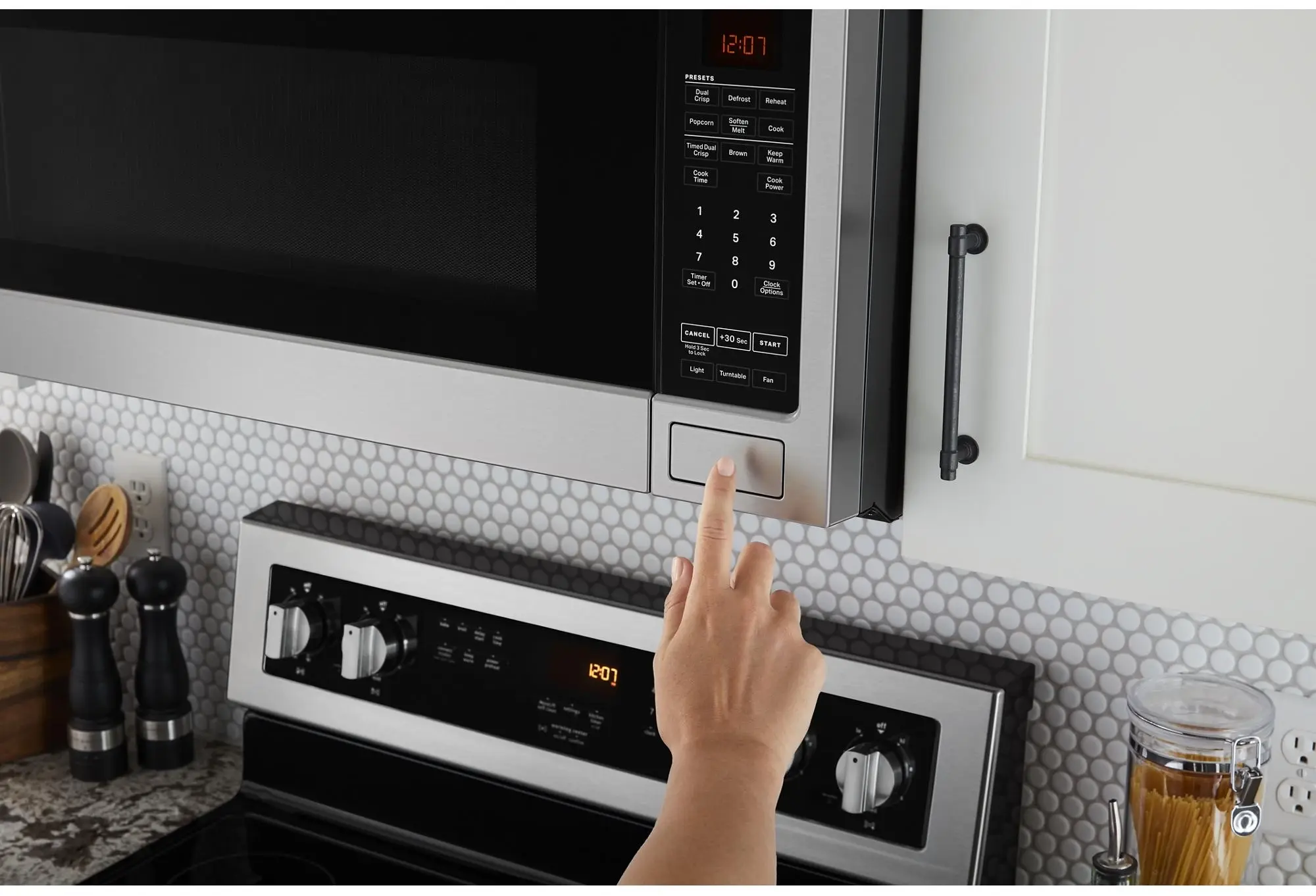 Maytag MER8800FZ Stainless Steel with Fingerprint Resistant