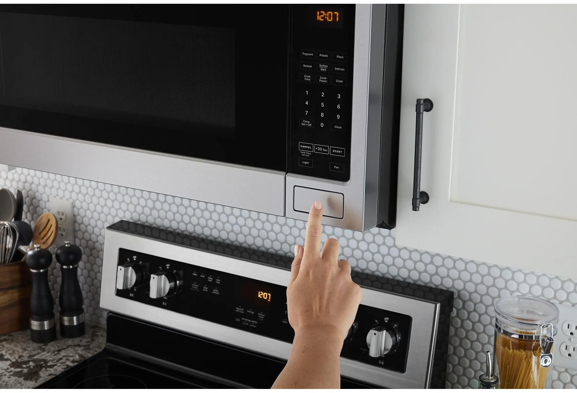 Maytag MER8800FZ Stainless Steel with Fingerprint Resistant