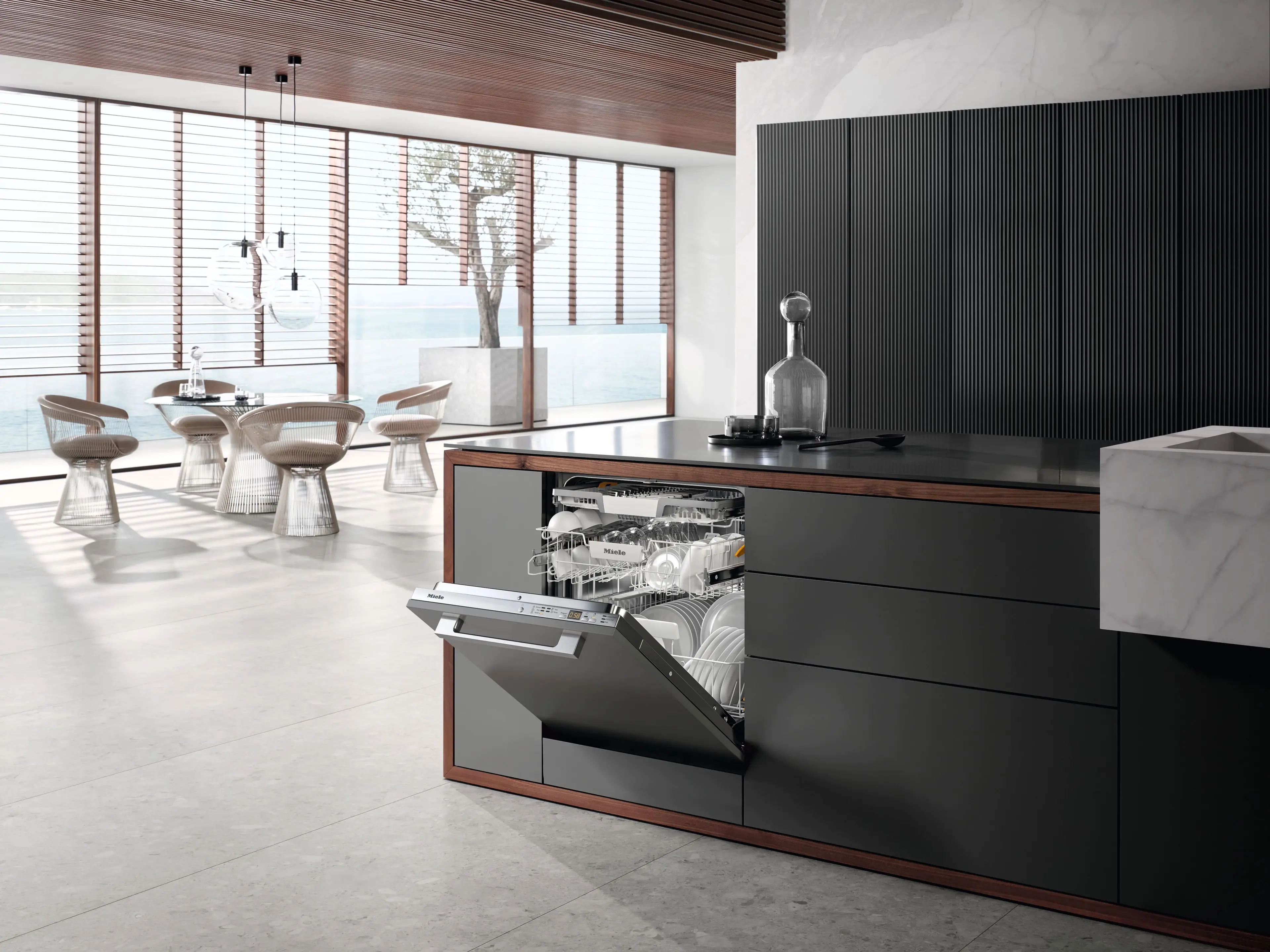 マルコ サラヴィール 5d 65G Transolid Saramar Velvet 36-in W x 36-in D x 96-in H Biscotti