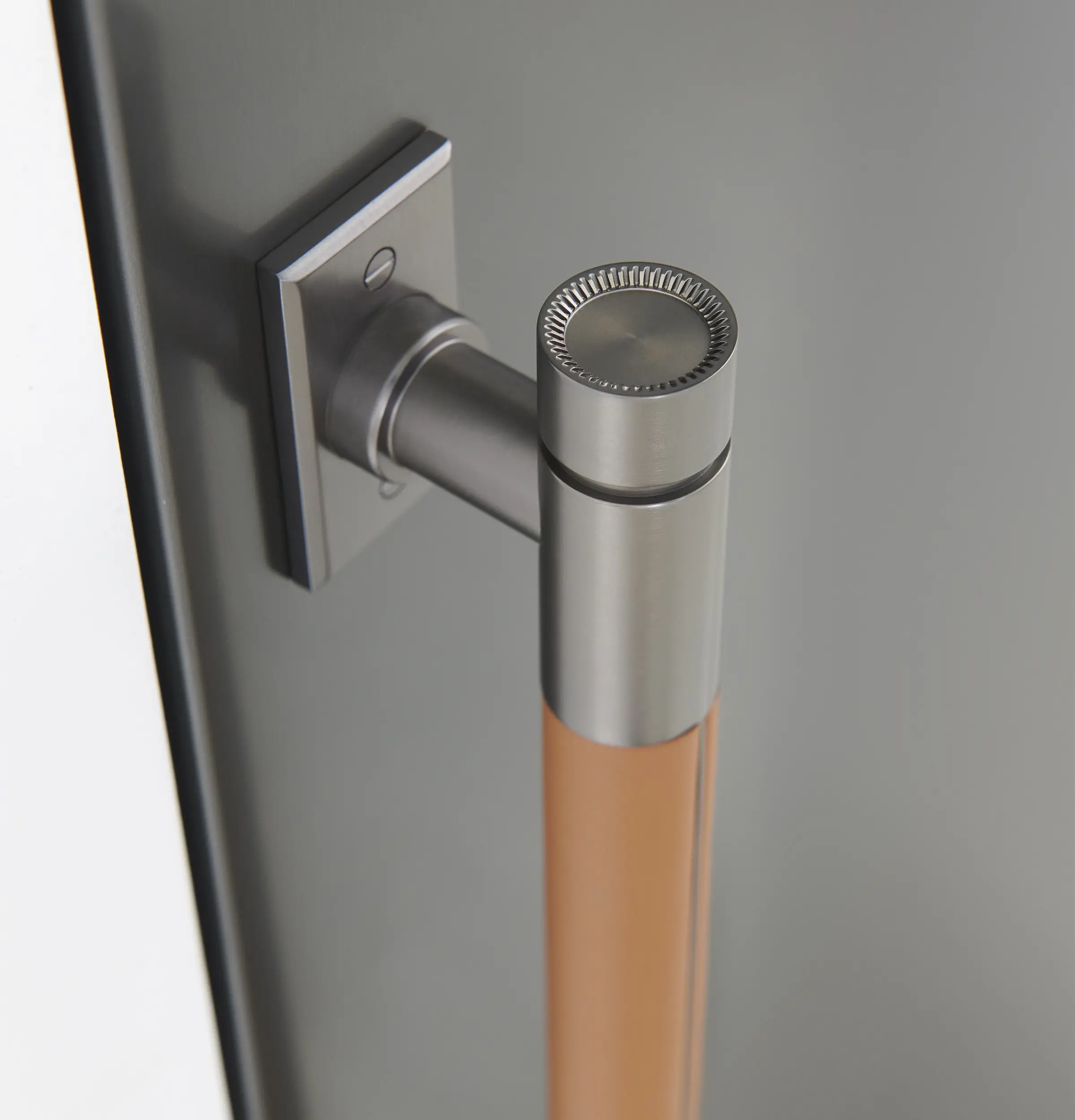 Monogram ZKSP1H1TVT1 Titanium