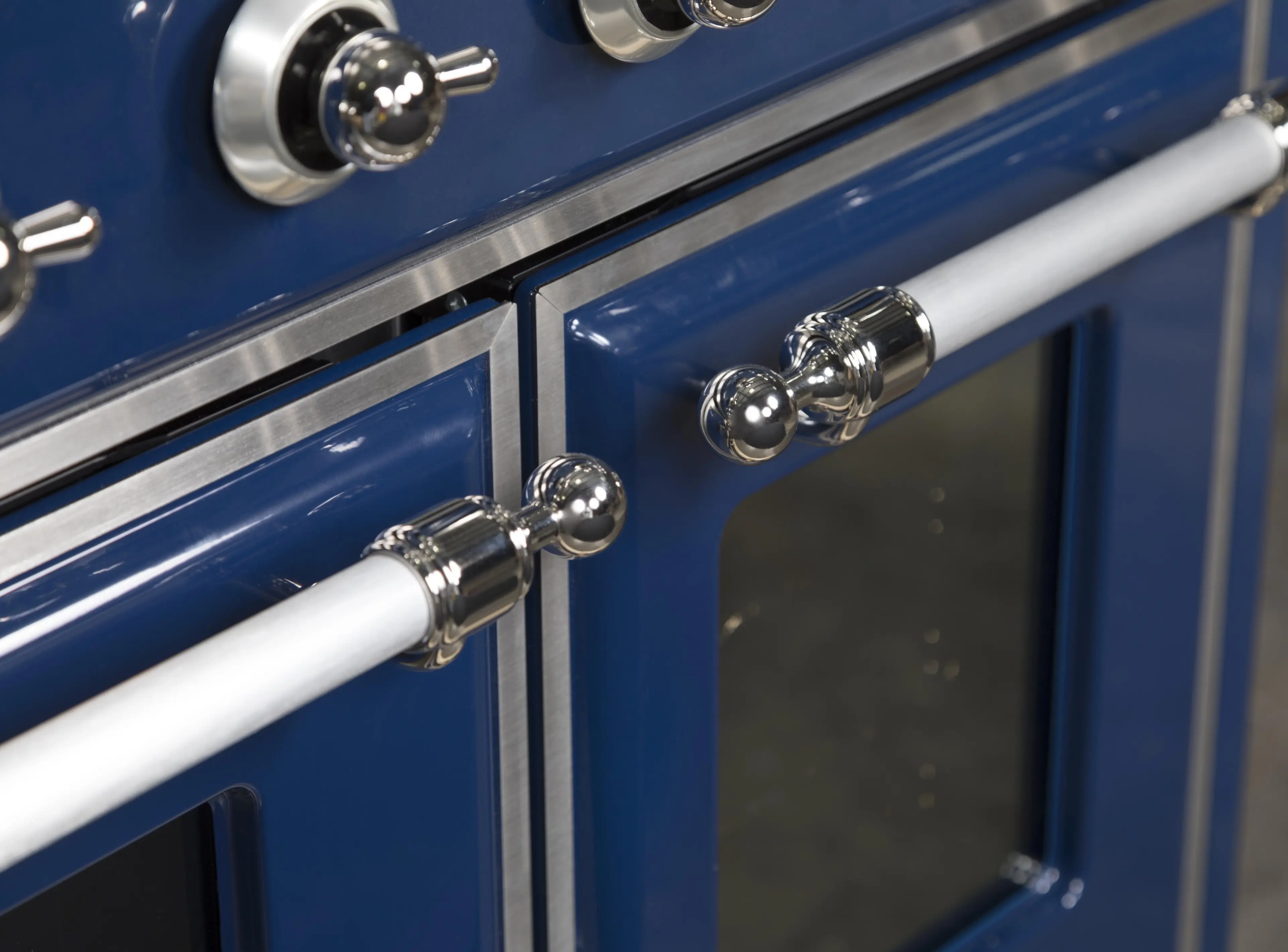 Ilve UM12FDNS3MBCLP Liquid Propane In Midnight Blue W/ Chrome Trim