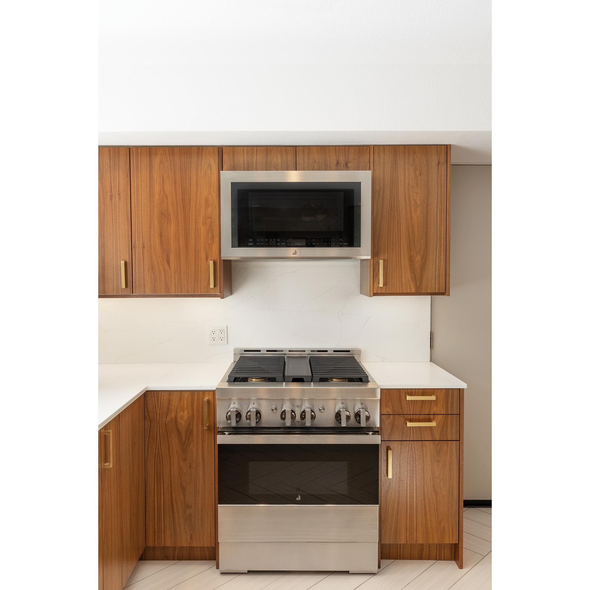 Jenn Air JGRP430HM Floating Glass Black