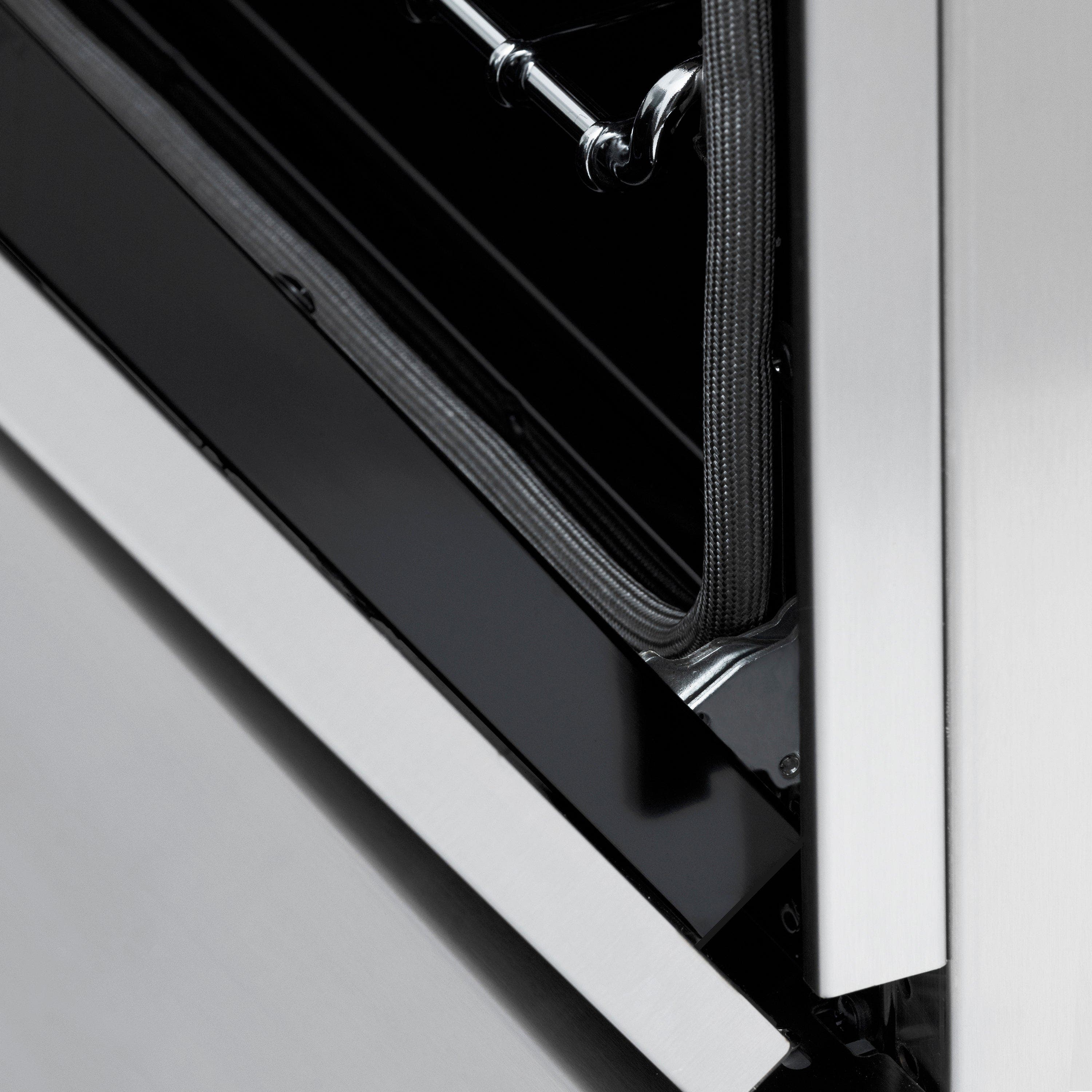 Zline RAZ36MB Stainless Steel with Matte Black Accents