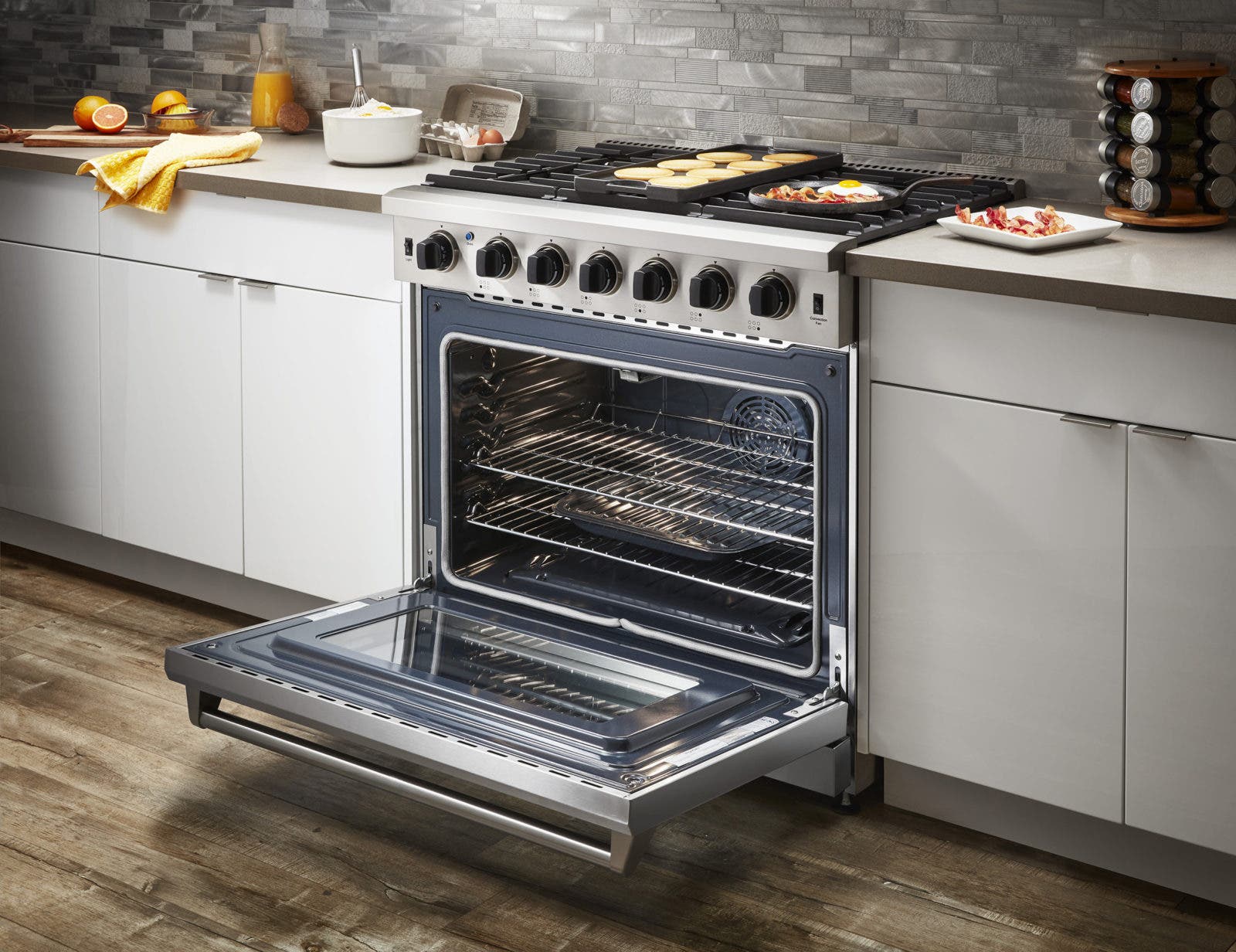 Thor LRG3601ULP Stainless Steel, Liquid Propane