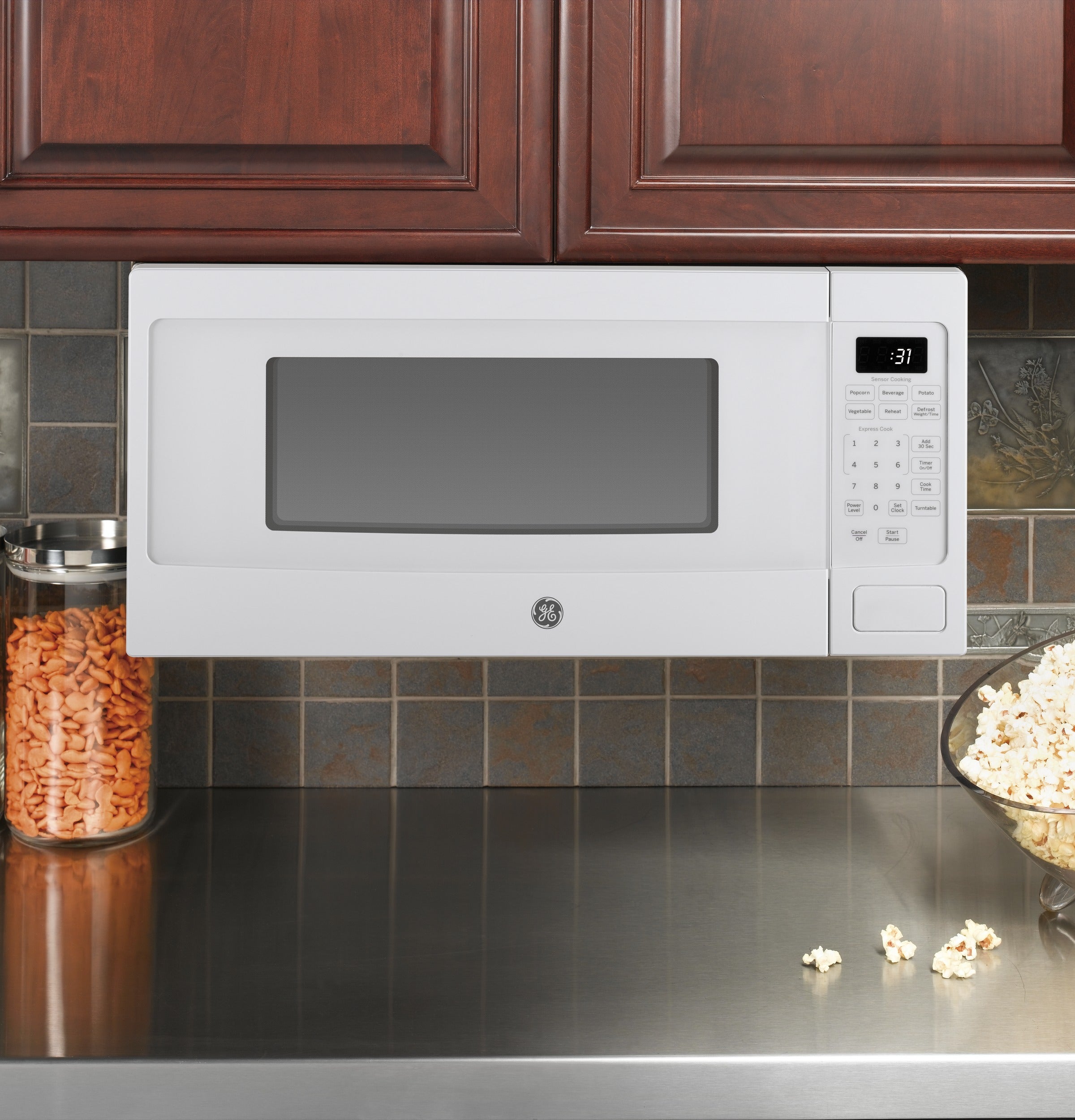 GE PEM31DFWW Microwave Oven 141[並行輸入品]（中古品） GE PEM31DFWW 24 Inch 1.1 cu. ft. Countertop Microwave Oven White