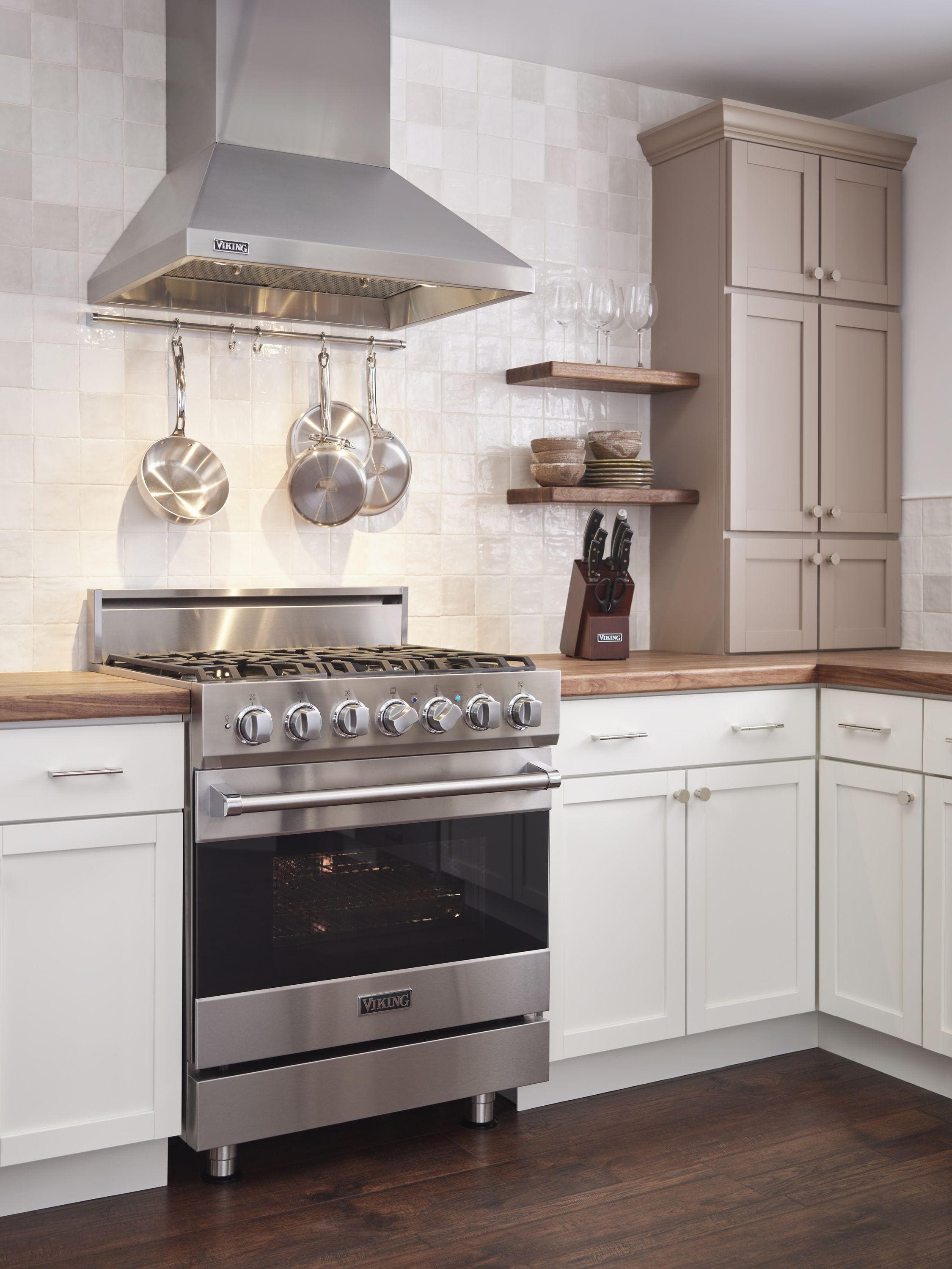 Viking RVGR33025BRE Reduction Red, Natural Gas