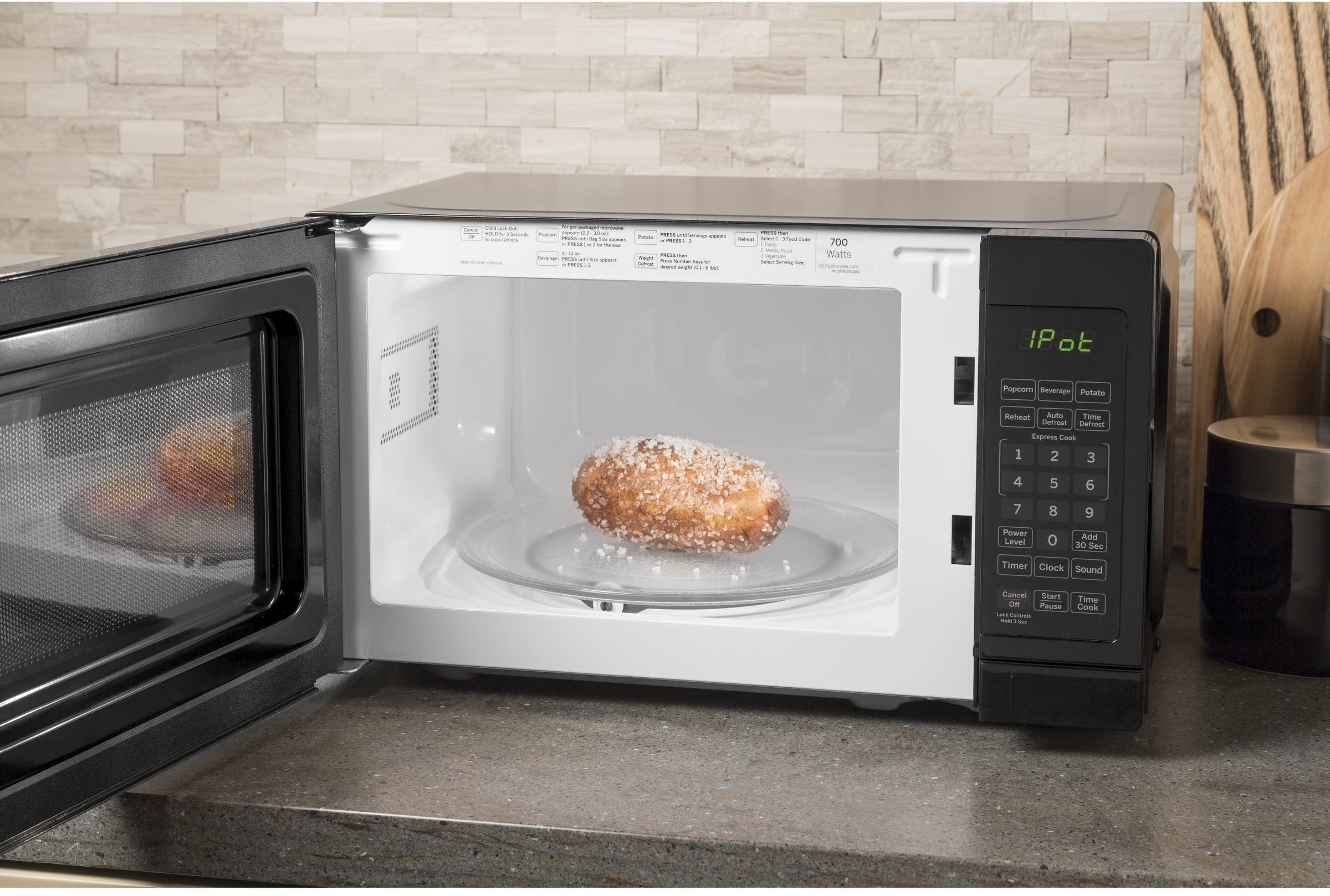GE JES1072DMBB Black