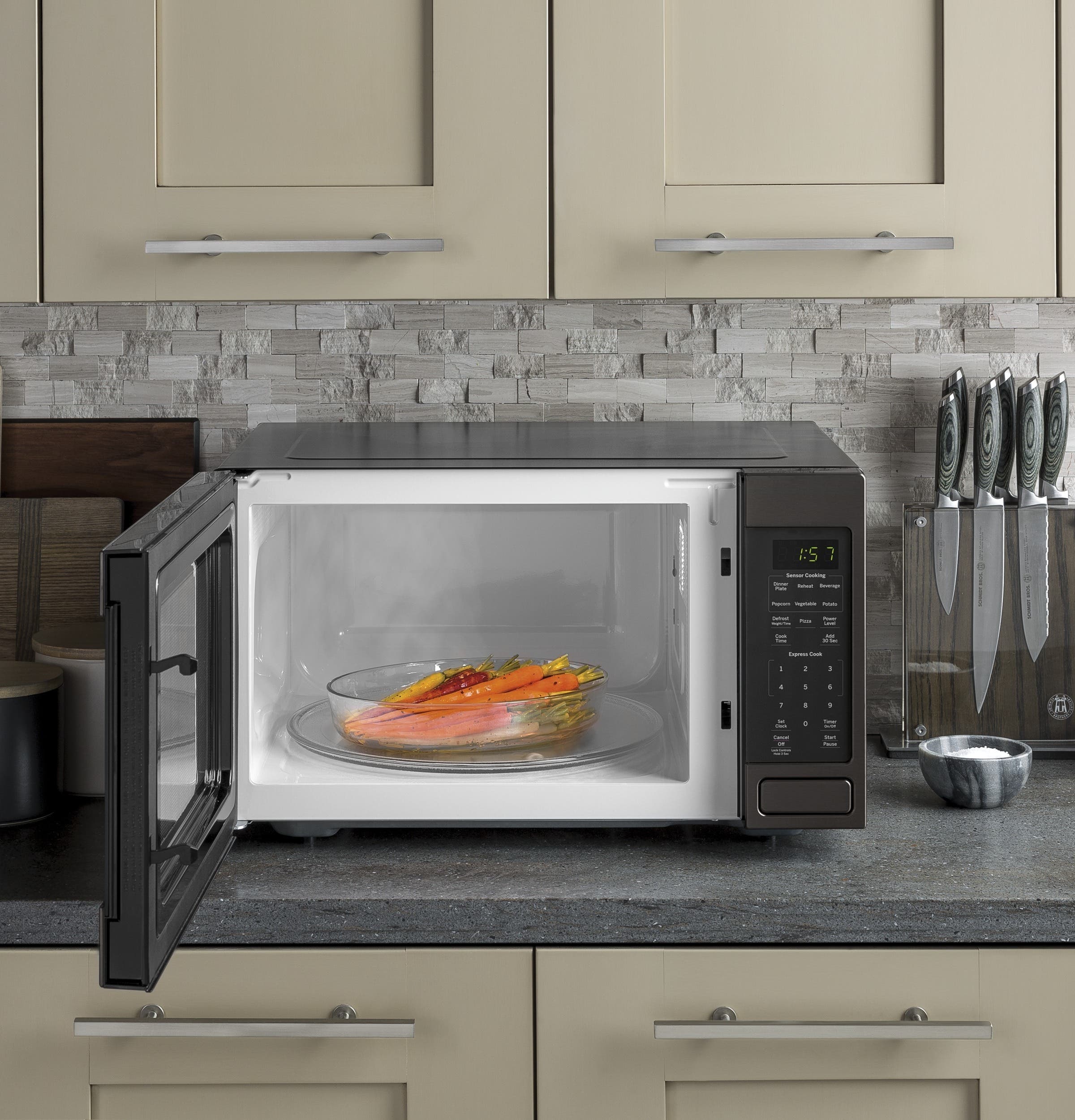 GE JES1657BMTS Black Stainless Steel
