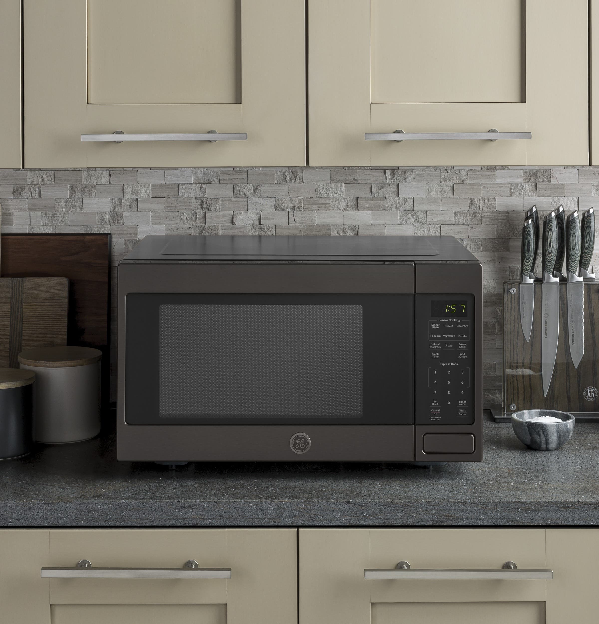 GE JES1657BMTS Black Stainless Steel