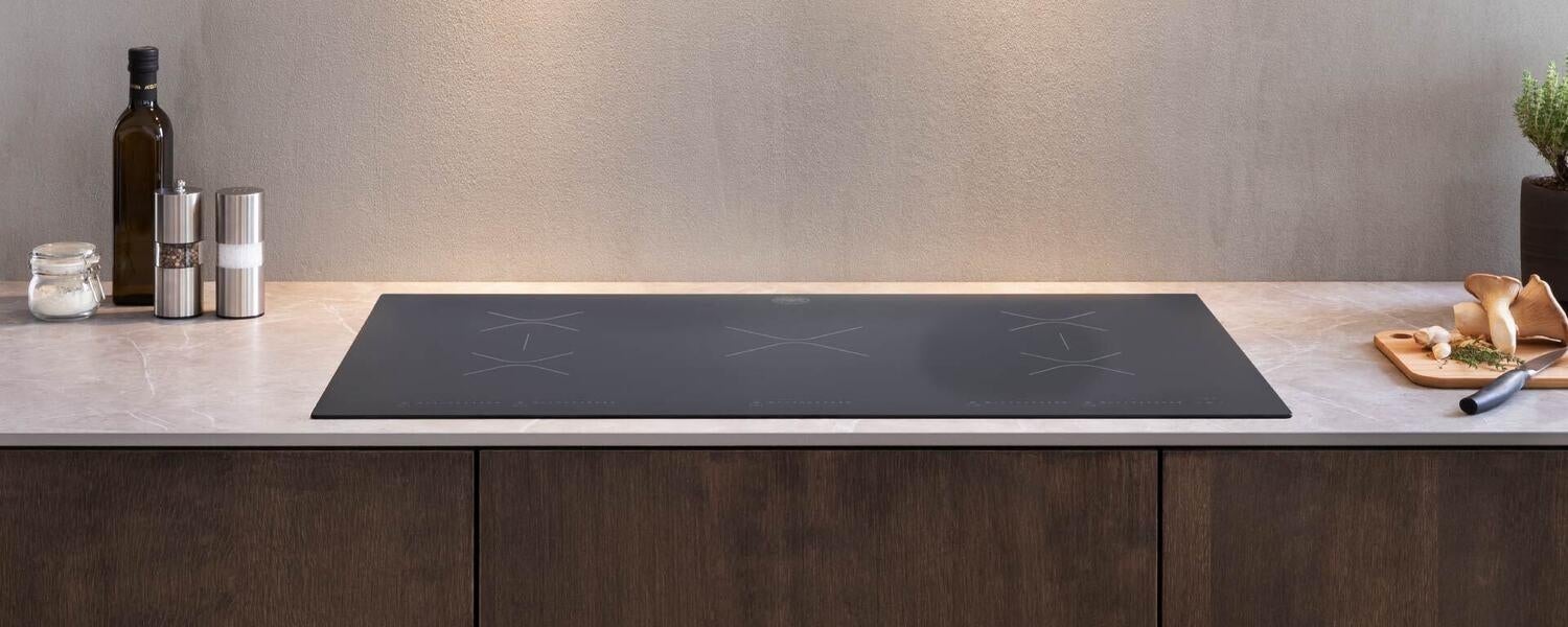 Bertazzoni 36-Inch 5-Zone Induction Cooktop - Thumbnail 2