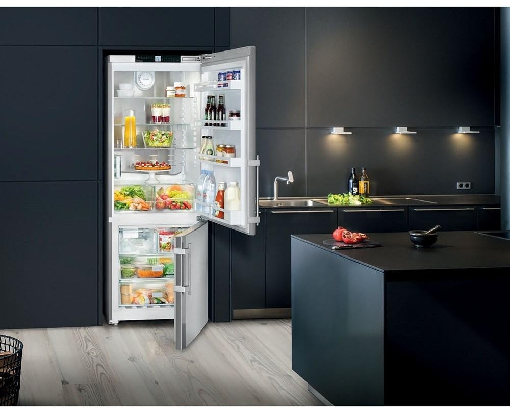 Liebherr CS1640B 30 Inch, 15.9 Cu. Ft. Counter Depth Bottom