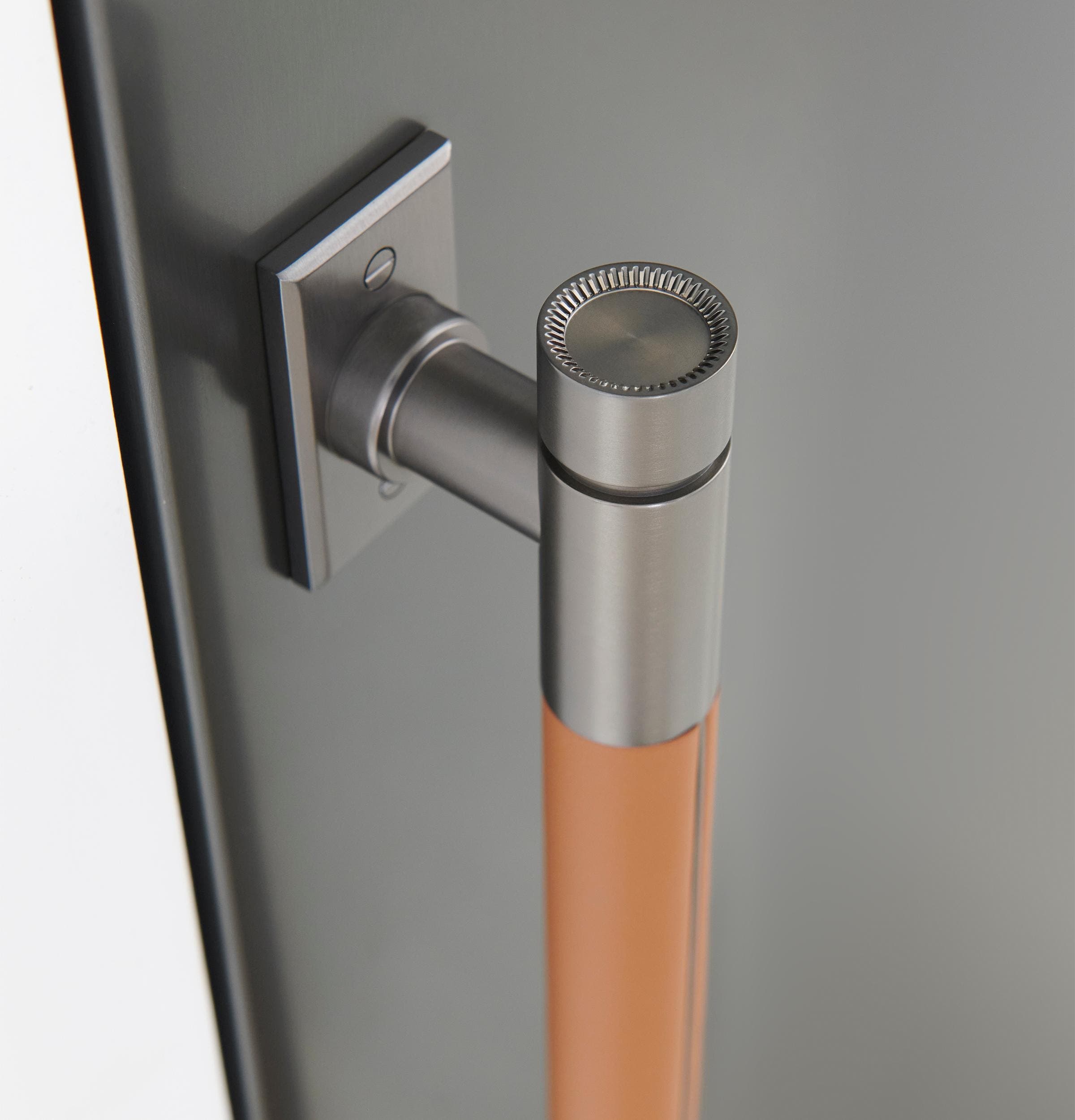 Monogram ZKSP1H1TVT1 Titanium