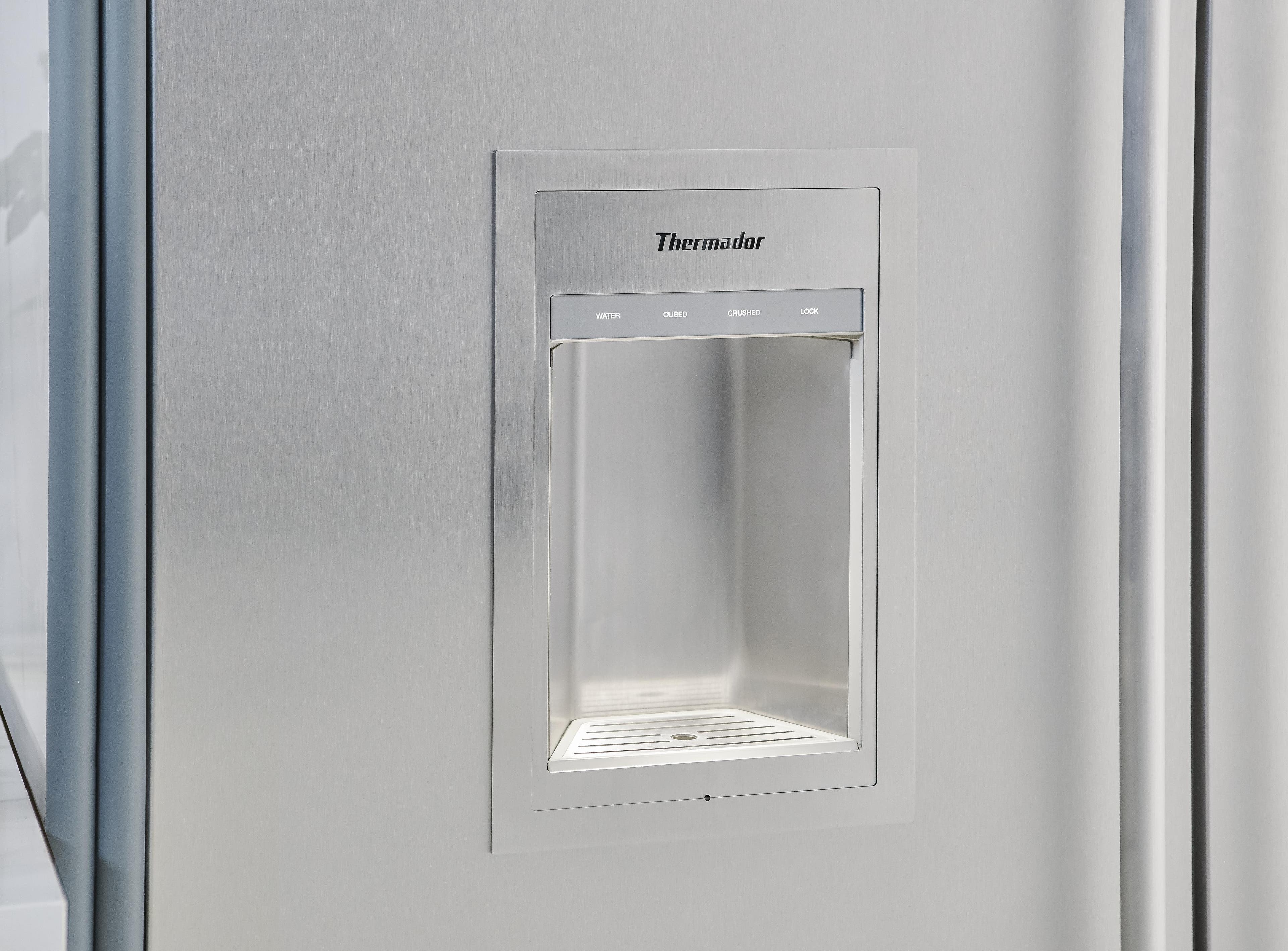 Thermador T18ID905RP Right Hinge