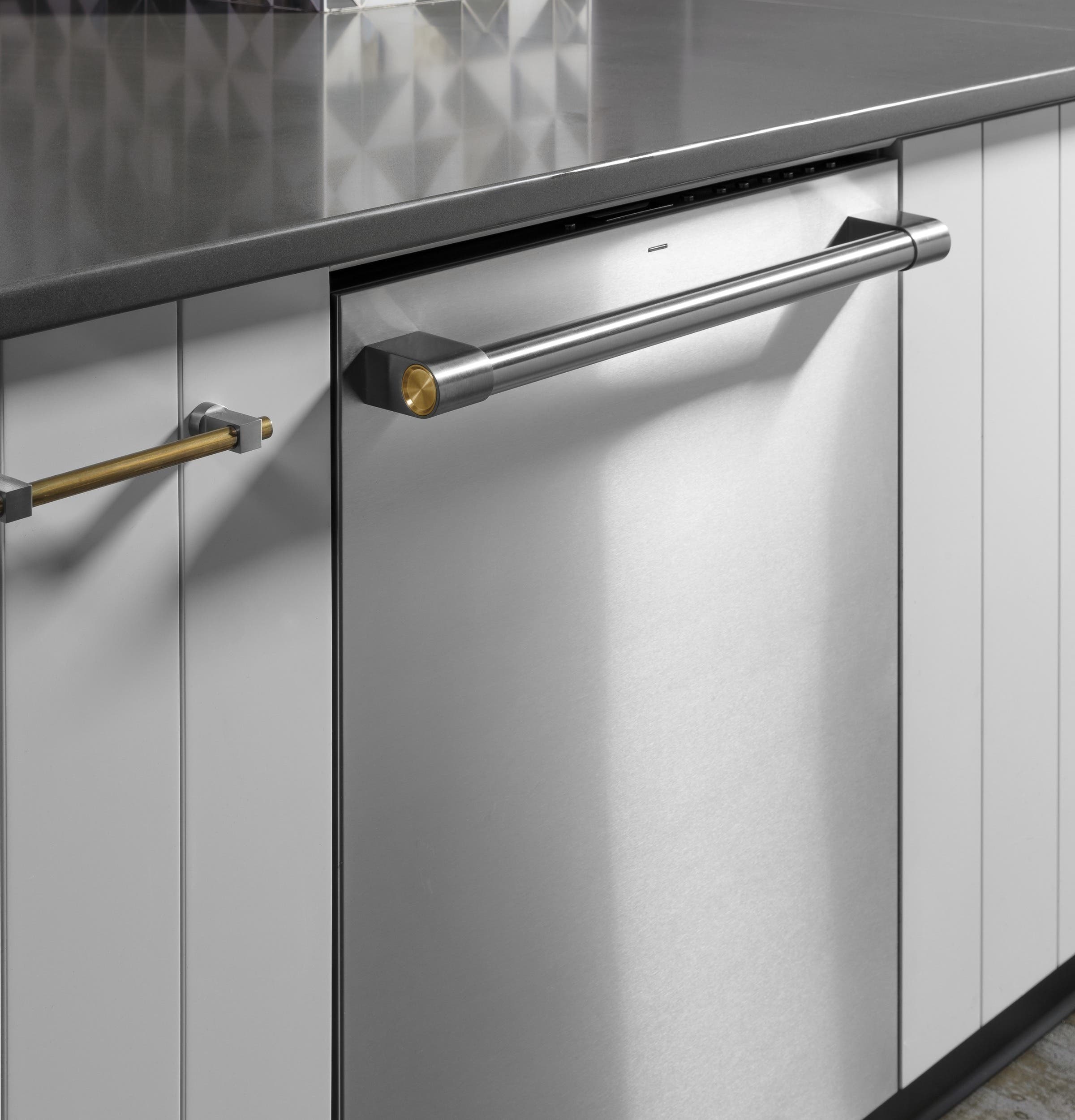 Monogram ZDT985SPNSS Stainless Steel, Statement Handle