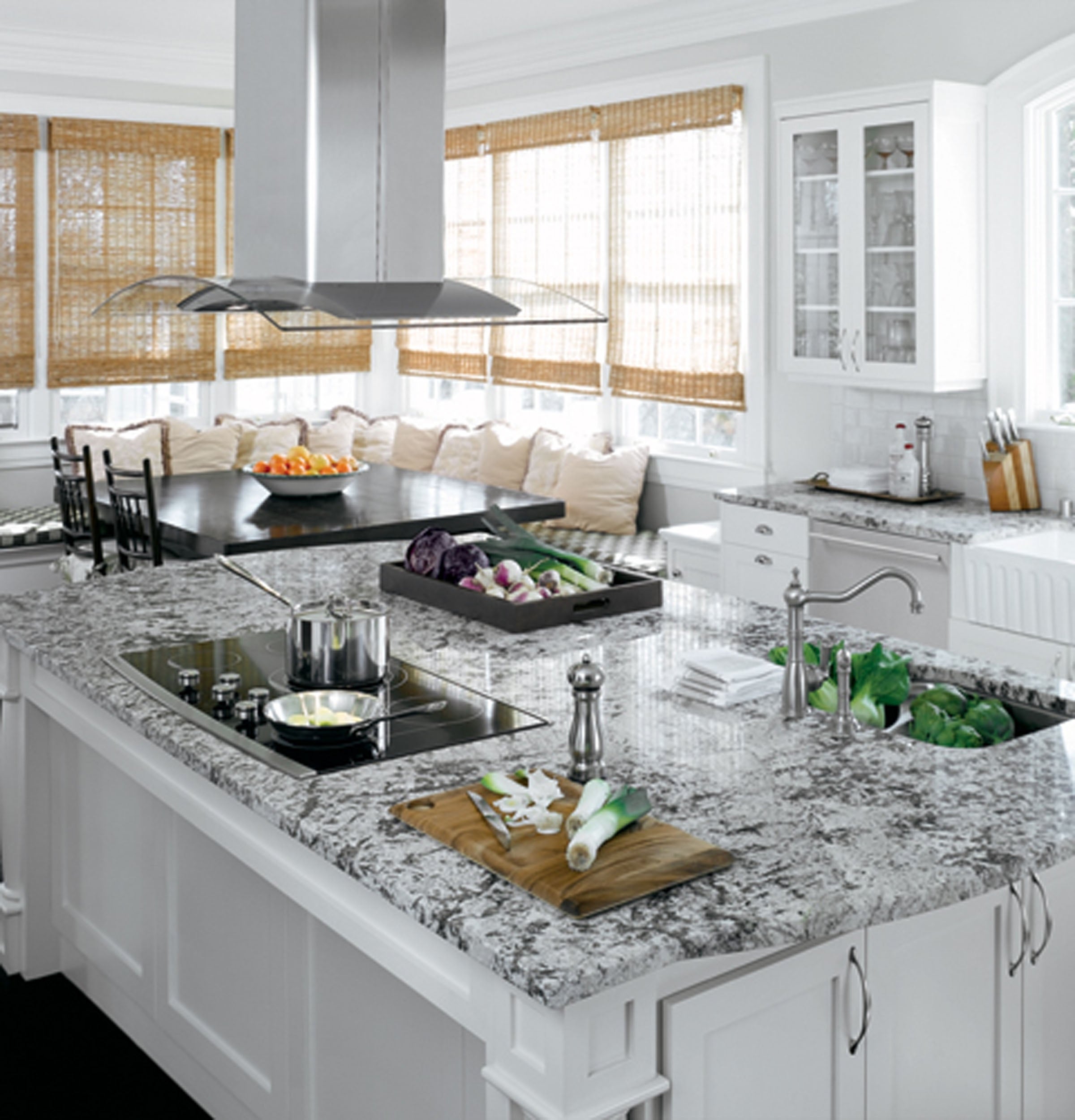 Monogram Island Hood - Thumbnail 3