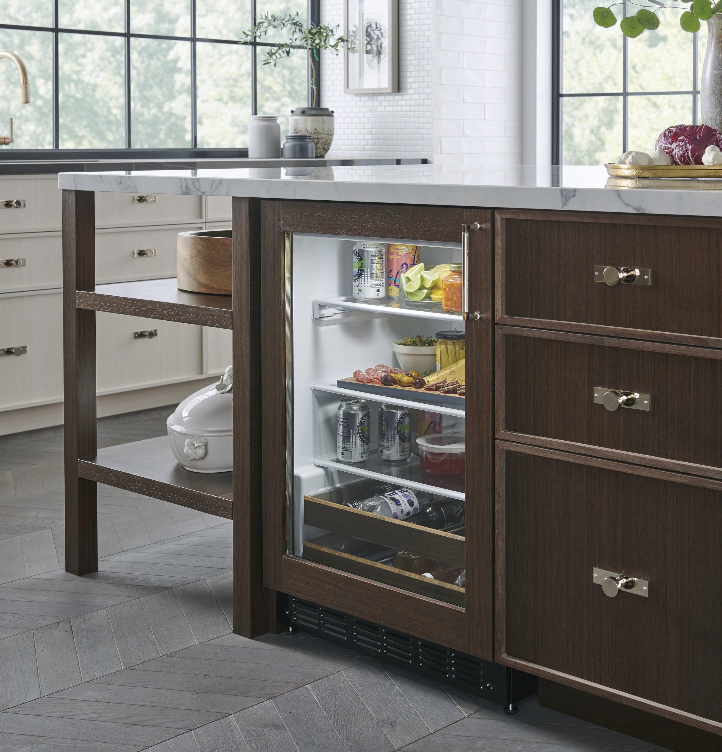 Monogram ZDBI240HII Panel Ready