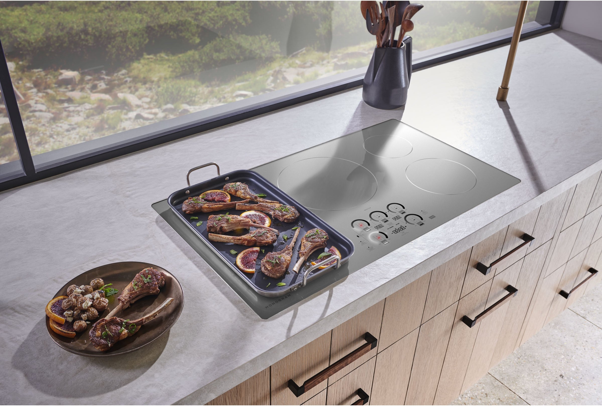 Monogram 30 Inch Wide 4 Burner Induction Cooktop - Thumbnail 3