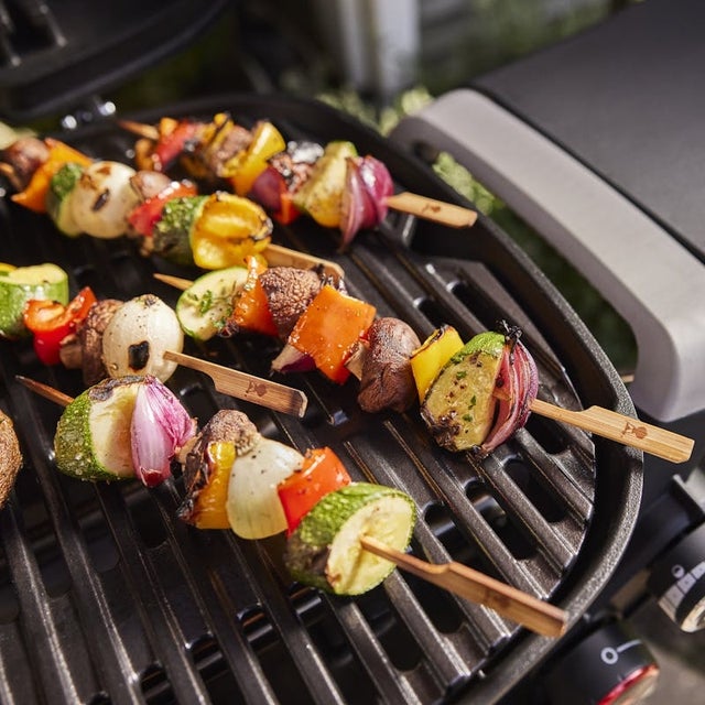 Weber 1500378 Q 2800N+ Gas Grill: Charcoal Grey