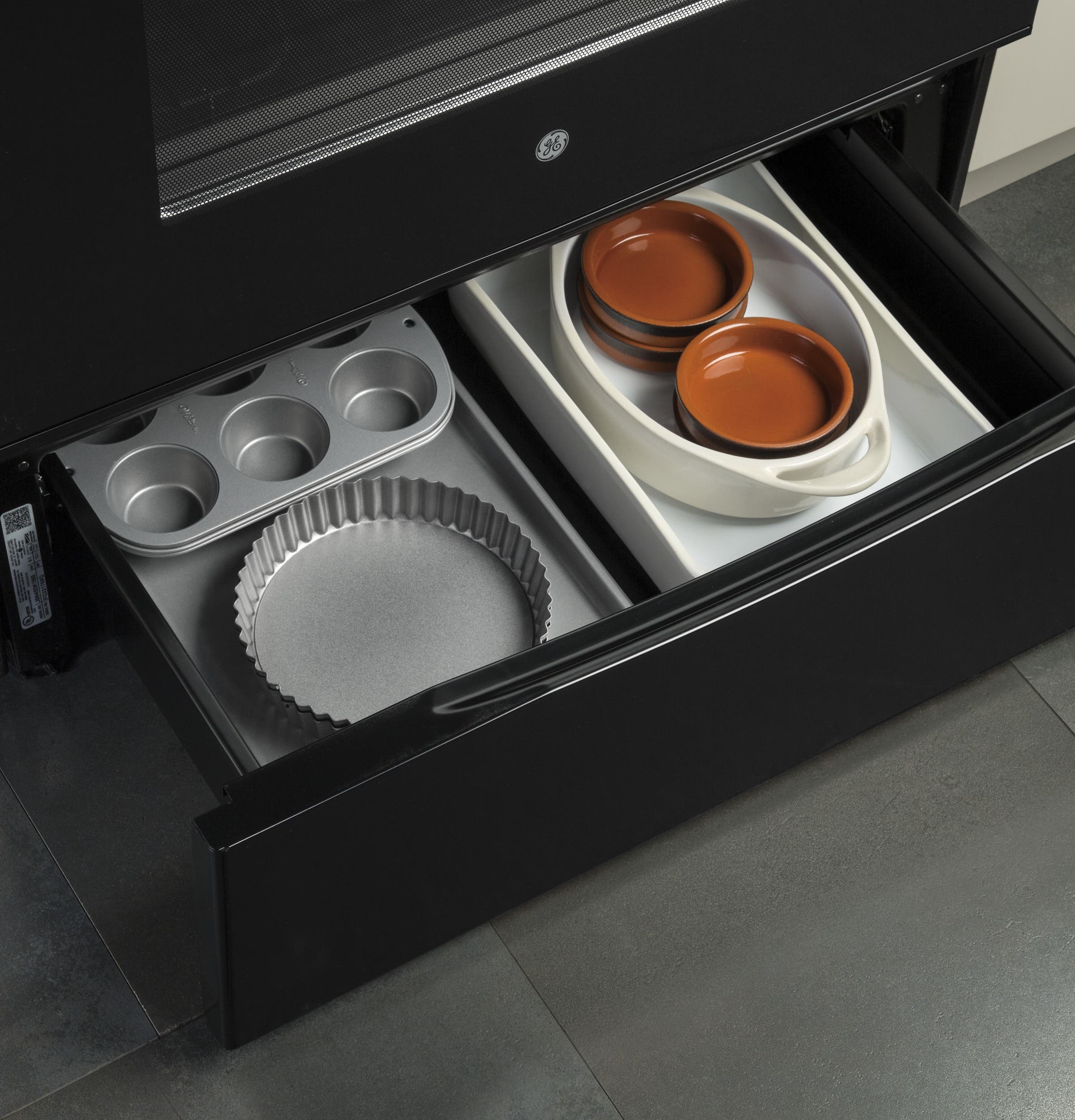 GE JB625DKBB Black