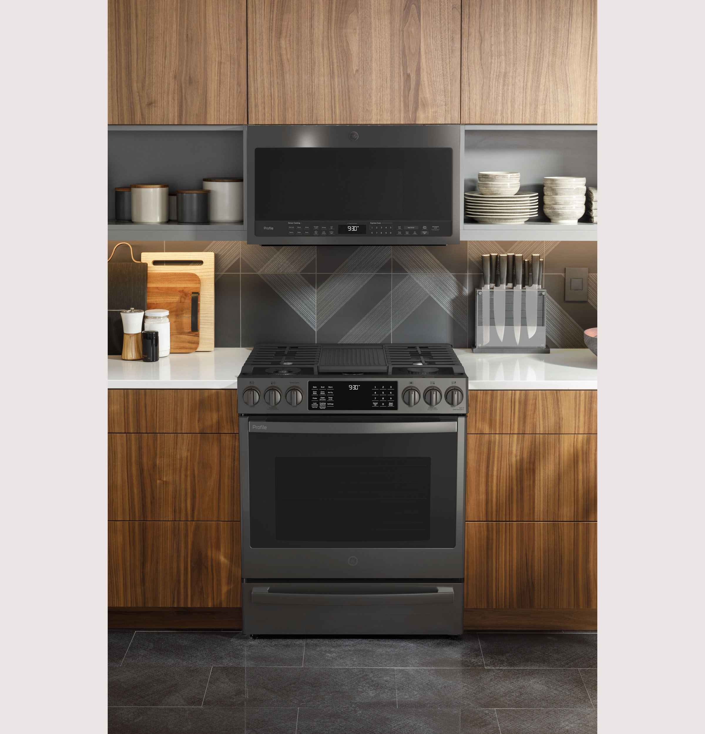 GE PGS930BPTS Black Stainless Steel, Fingerprint Resistant