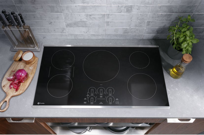 GE PHP7030DTBB 30 Inch Induction Smart Cooktop with 4 Induction E...