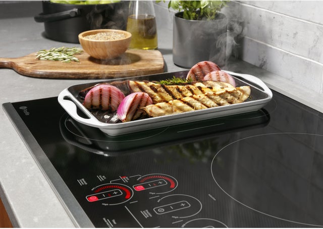 GE PHP7030DTBB 30 Inch Induction Smart Cooktop with 4 Induction E...