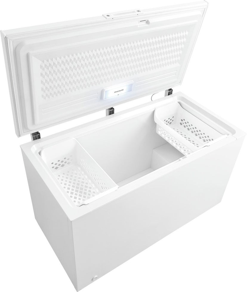 Frigidaire FFCL1542AW Chest Freezer, 14.8 CU. Ft.: White