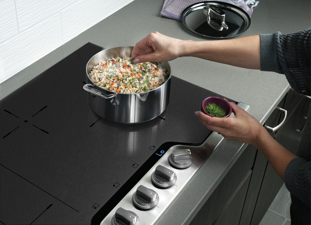 Frigidaire Professional FPIC3077RF 30 Inch, 4 Elements